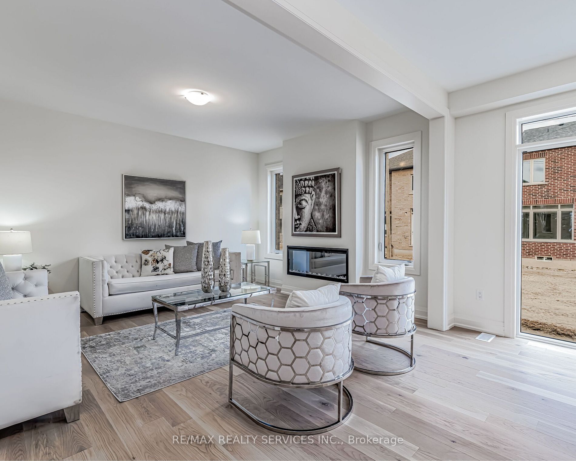 3 Eastman Dr E