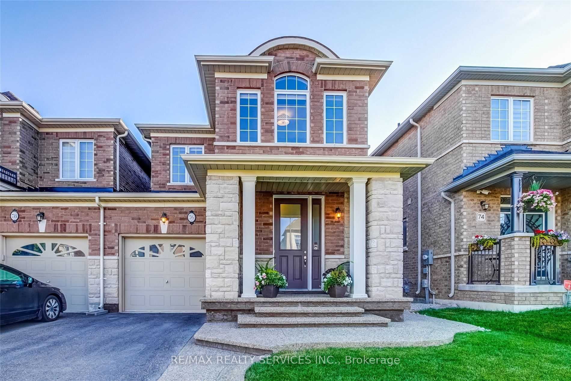 76 Blackberry Valley Crescent