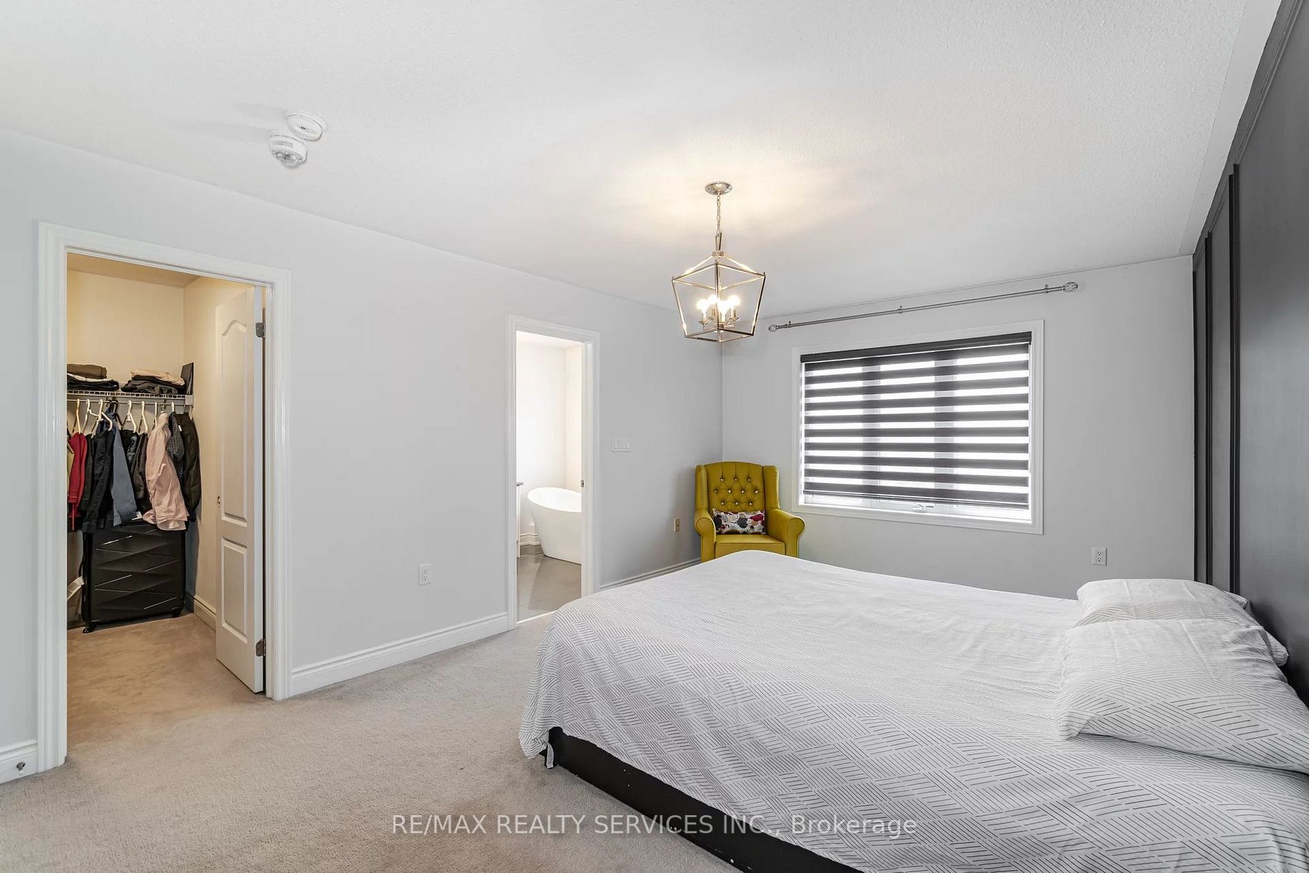 76 Blackberry Valley Crescent