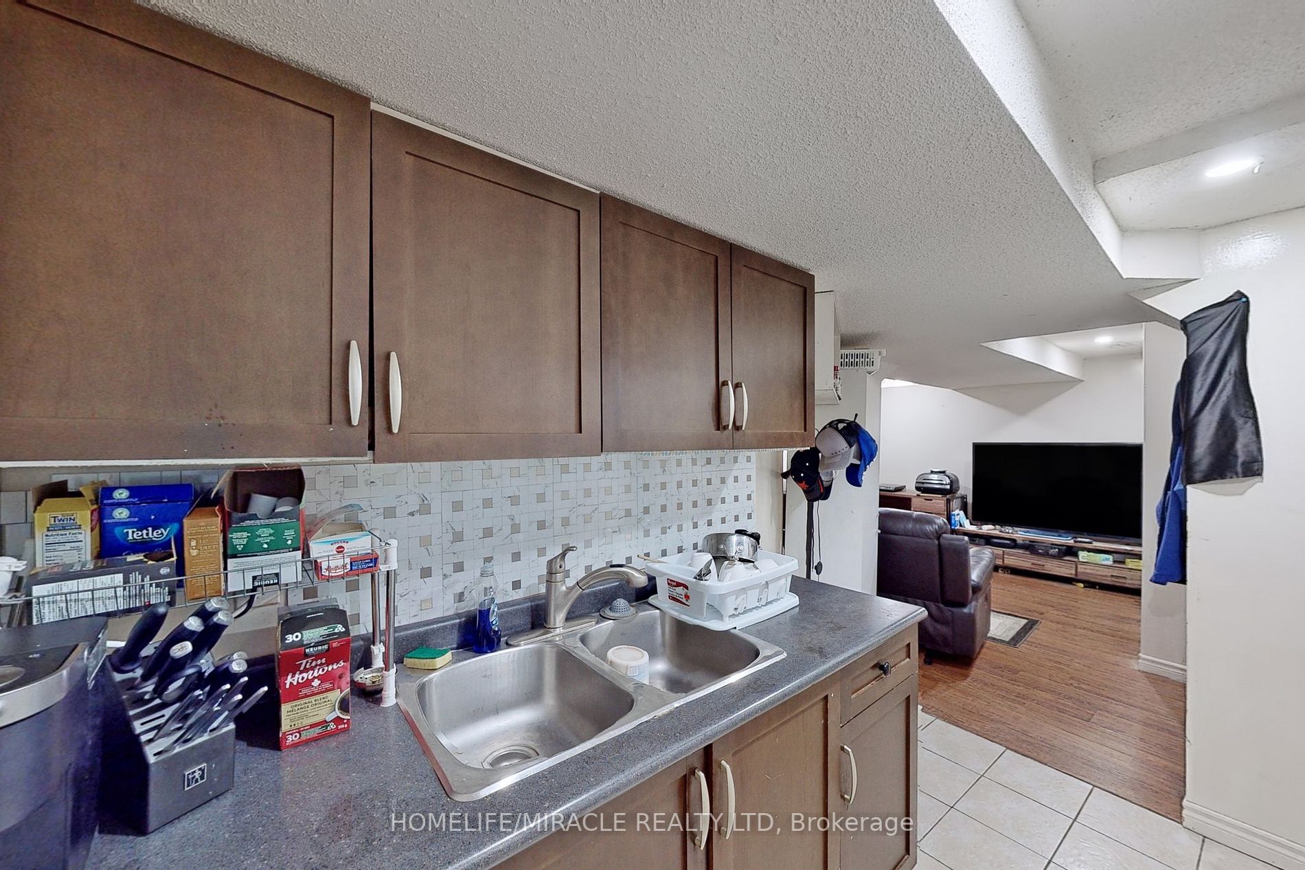 2 Clovercrest Drive