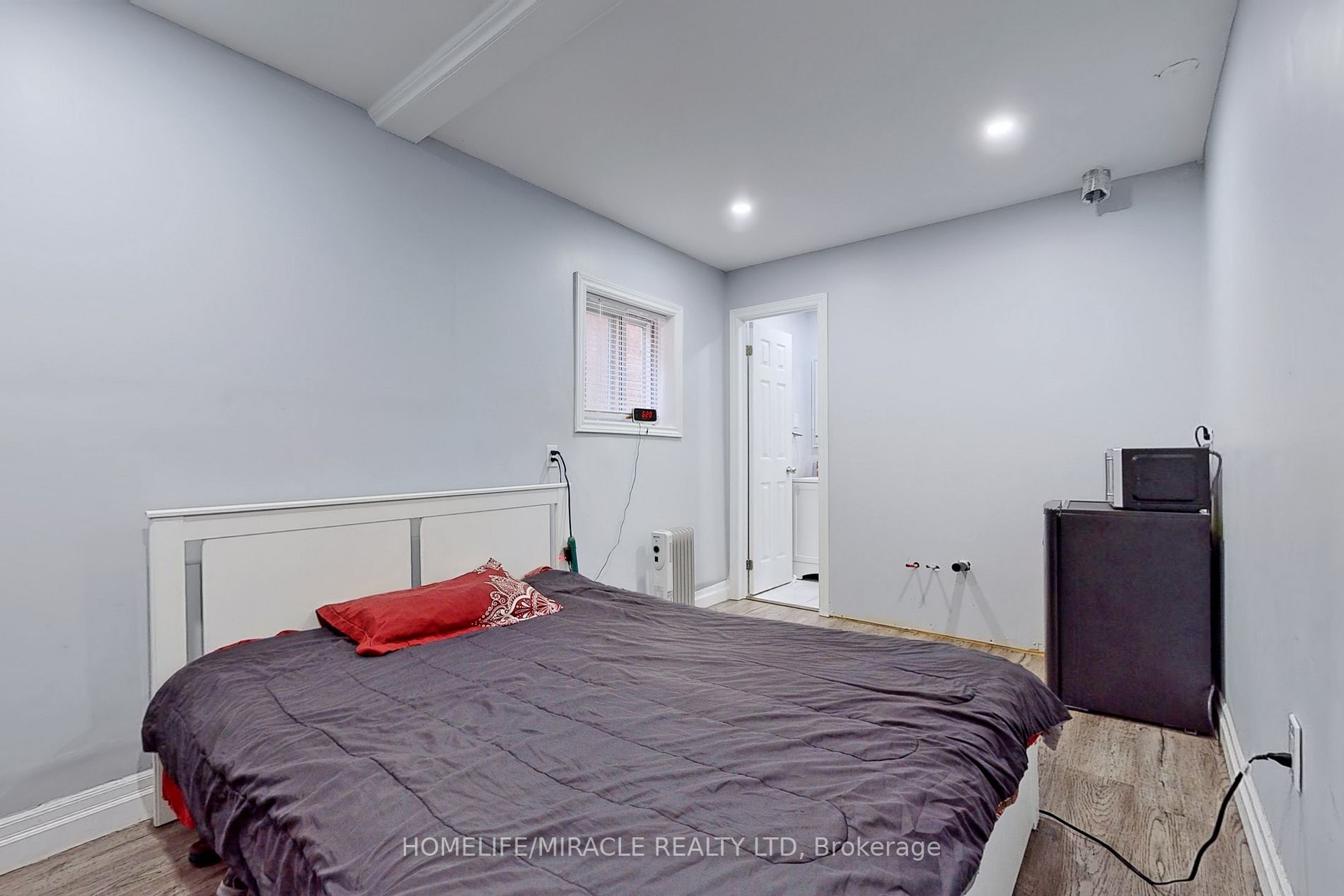 2 Clovercrest Drive