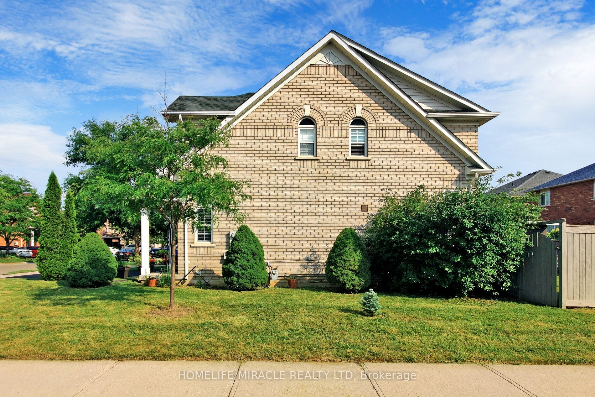 2 Clovercrest Drive