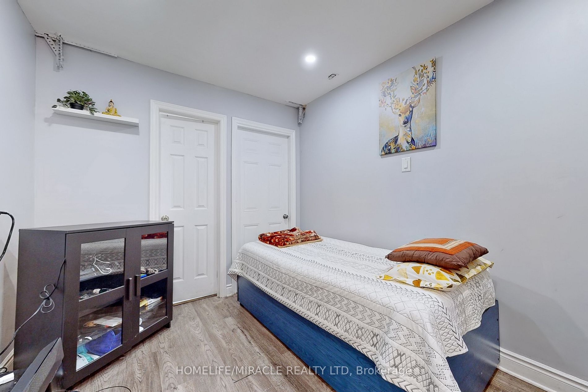 2 Clovercrest Drive