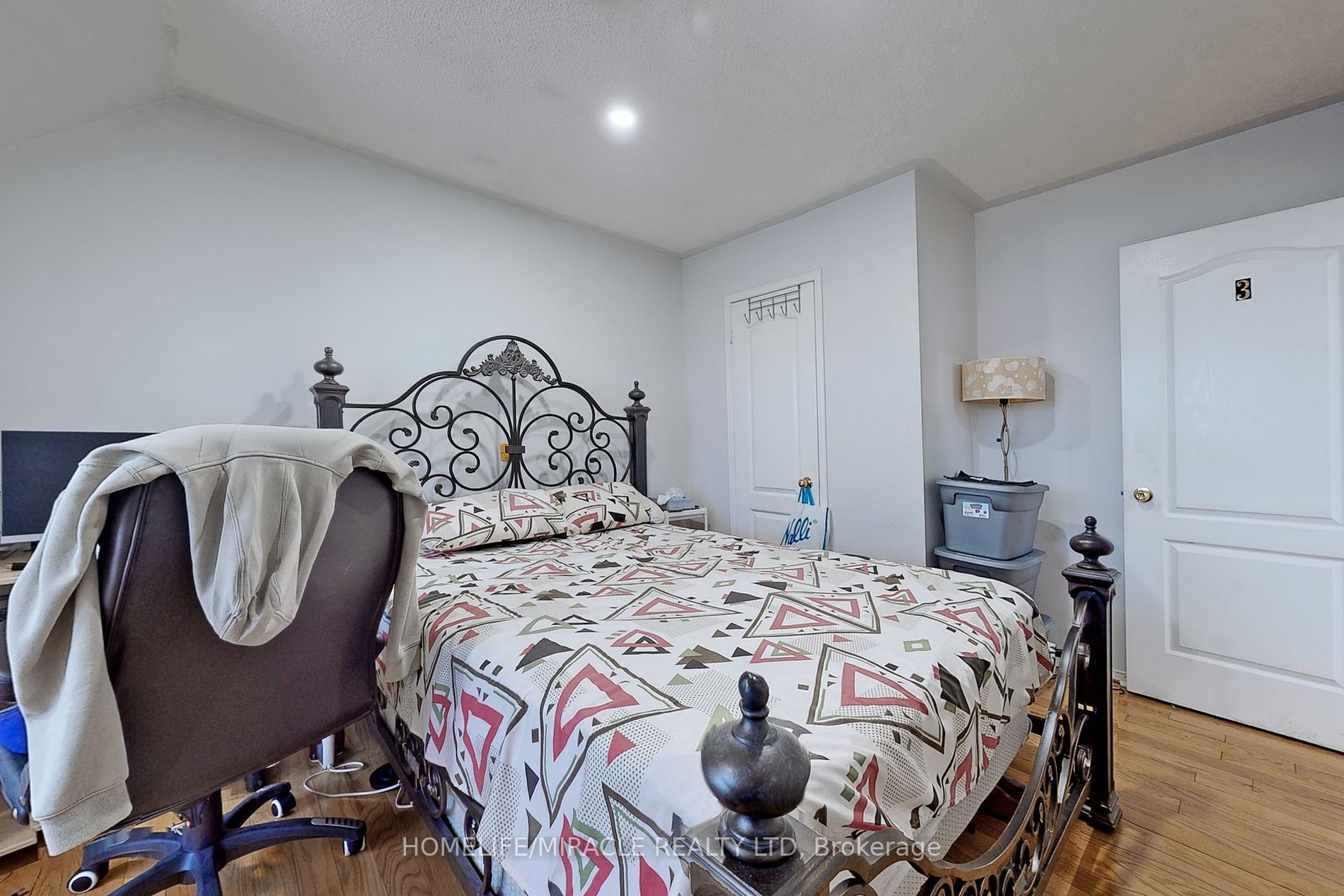 2 Clovercrest Drive