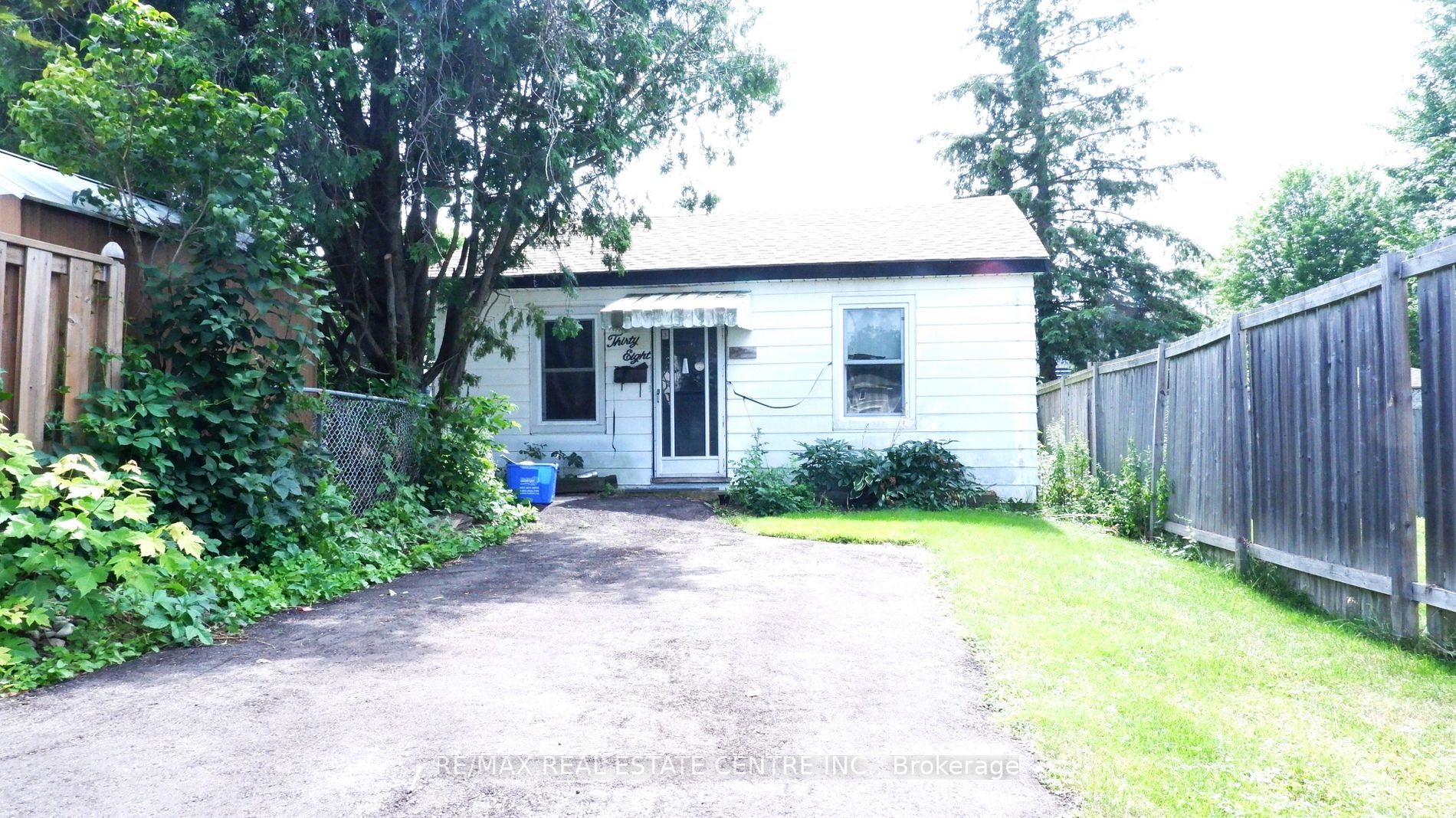 38 Confederation St, #1