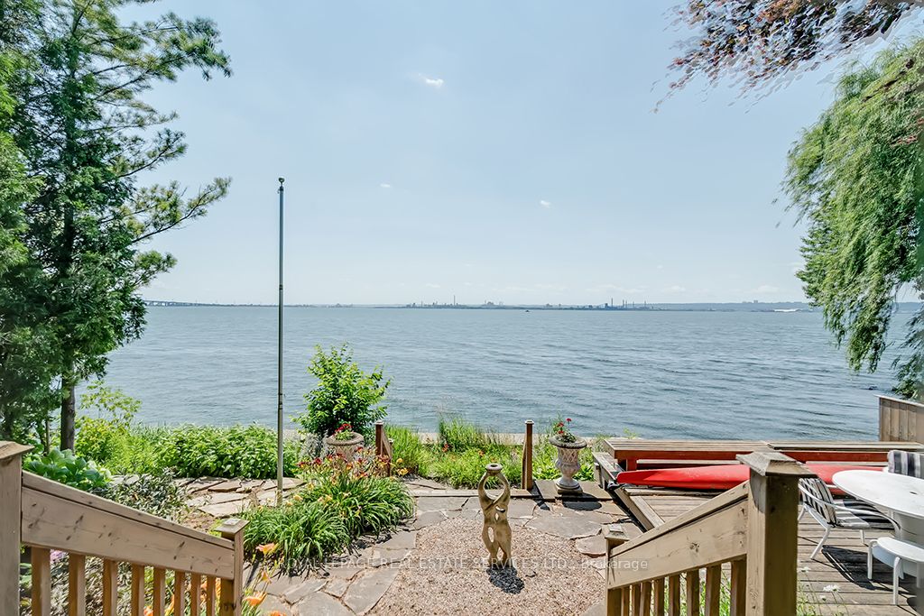 278 North Shore Boulevard E