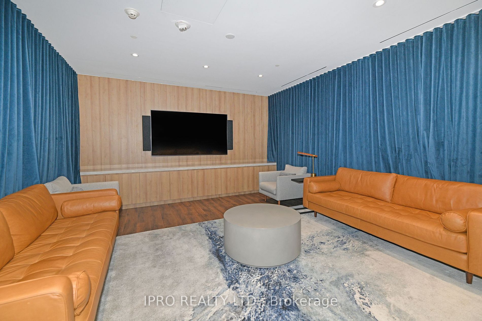 21 Park St E, #710