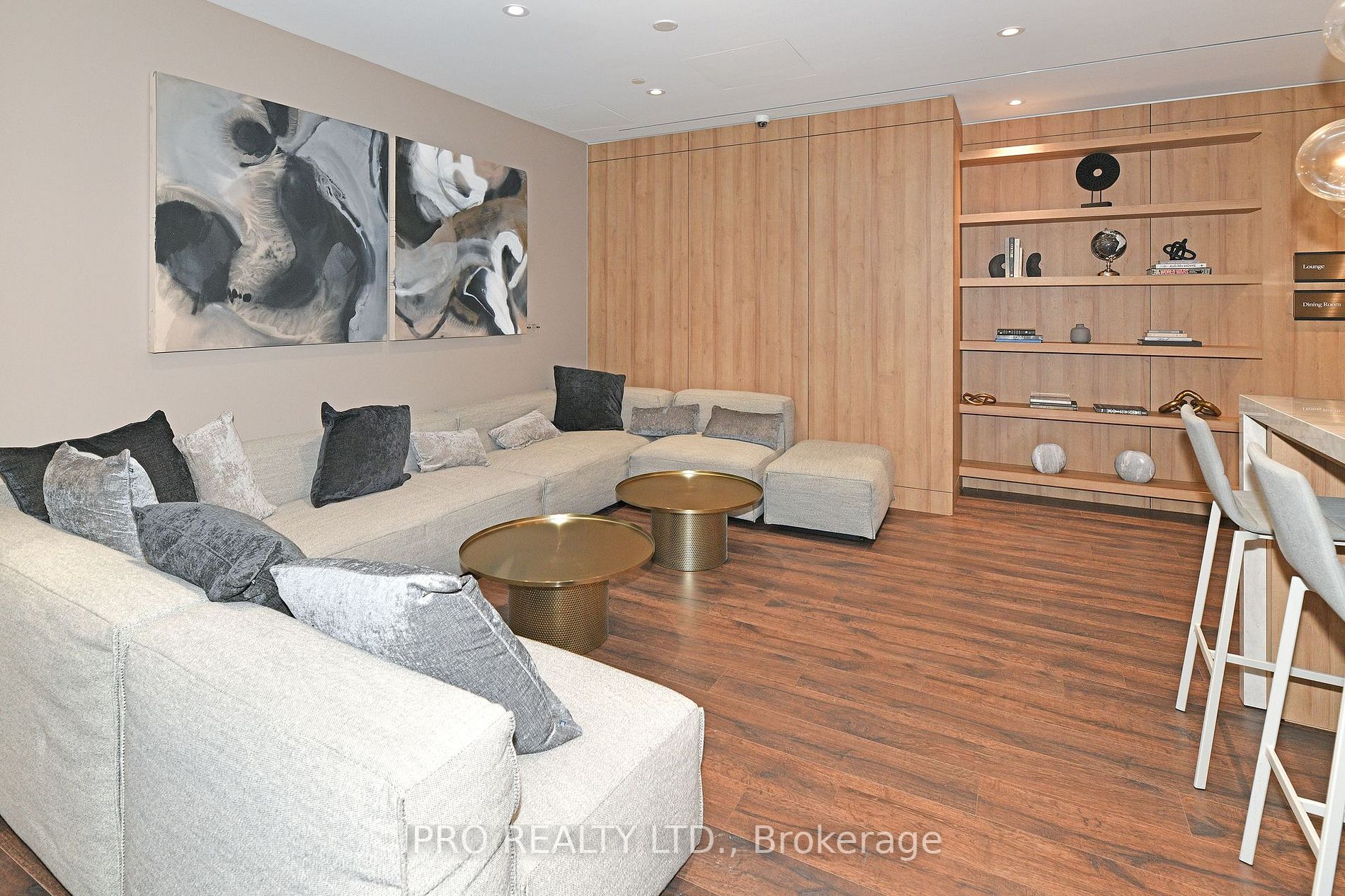21 Park St E, #710