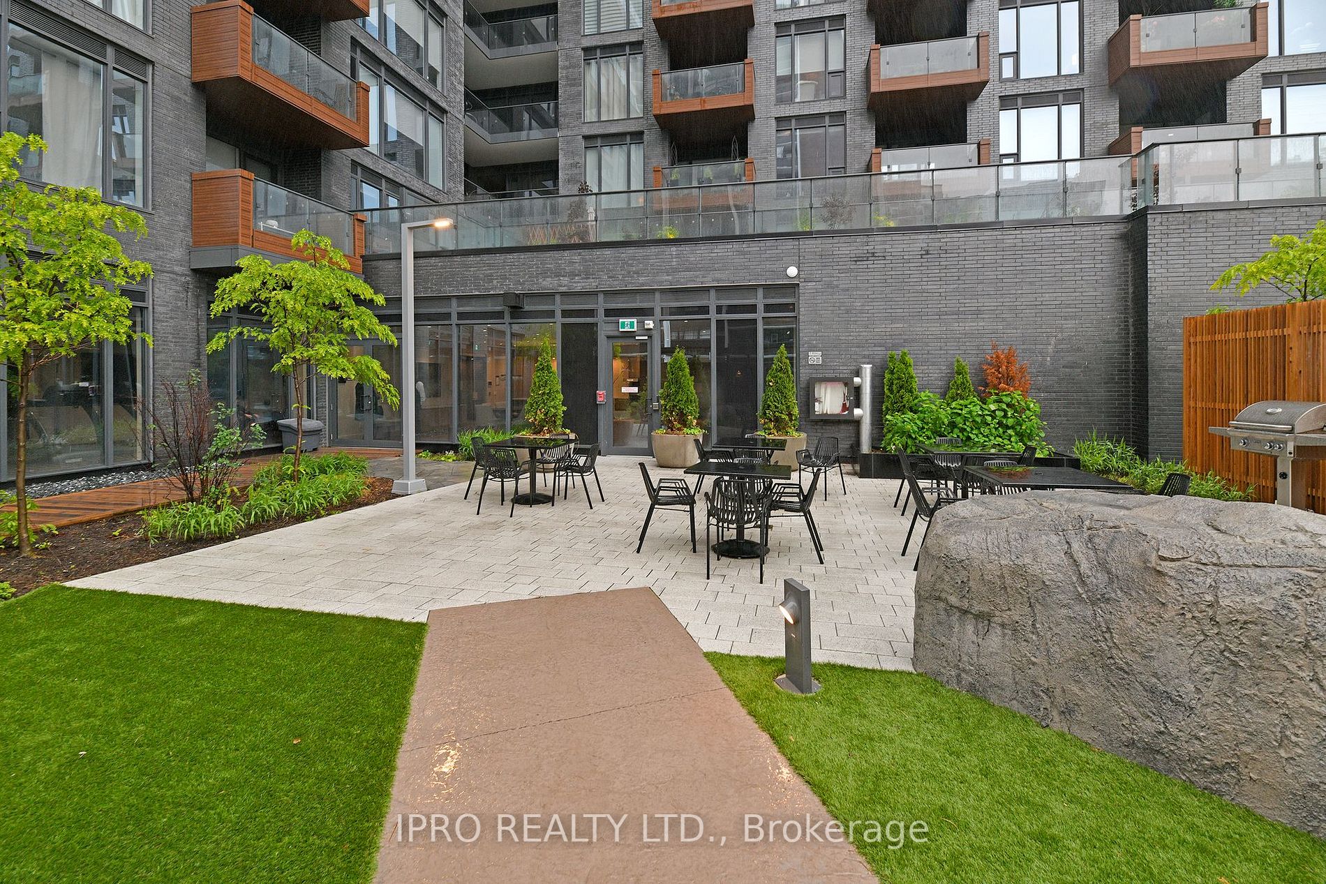 21 Park St E, #710