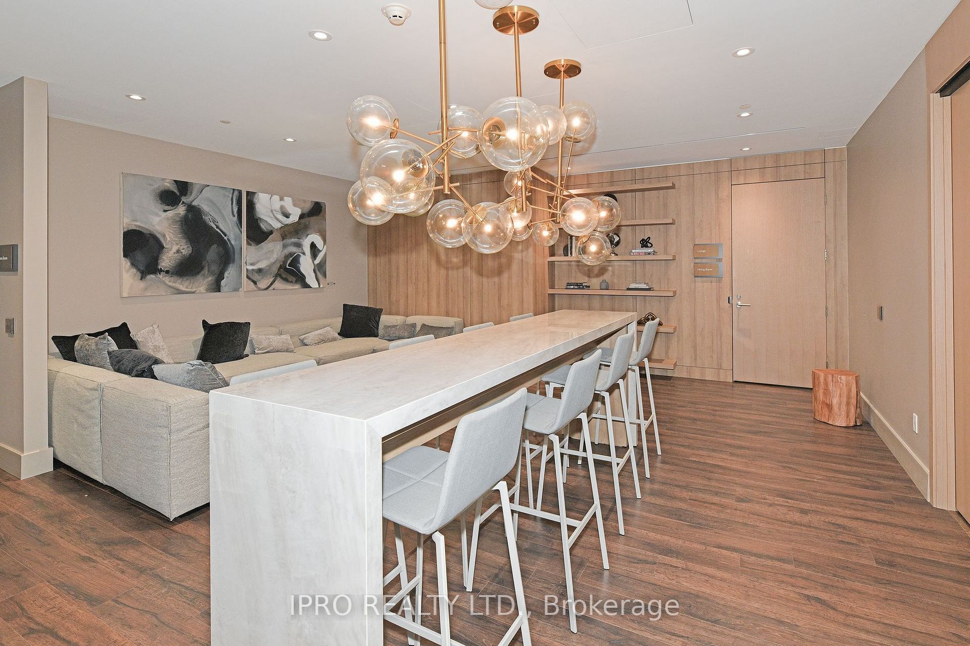 21 Park St E, #710