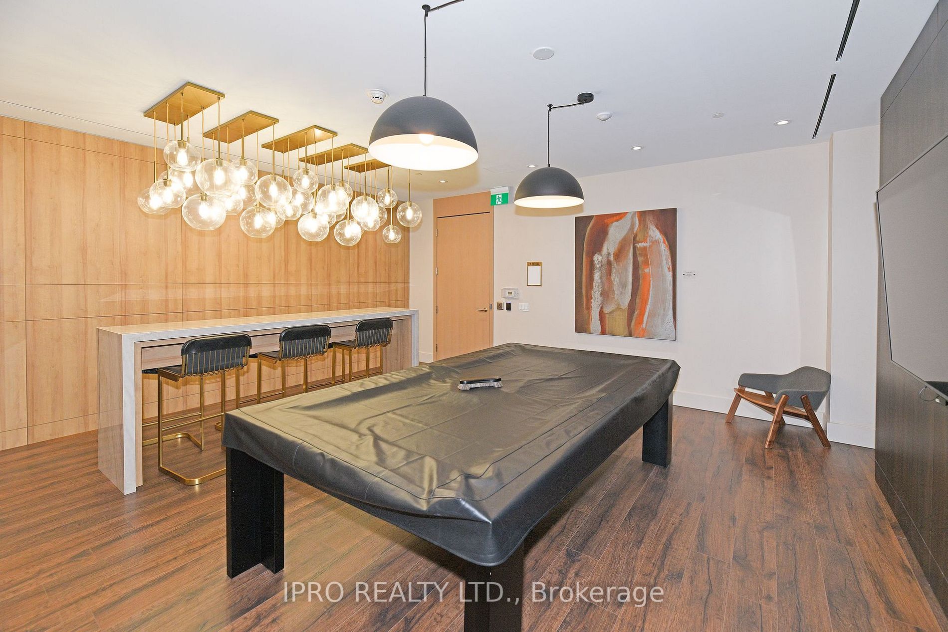 21 Park St E, #710