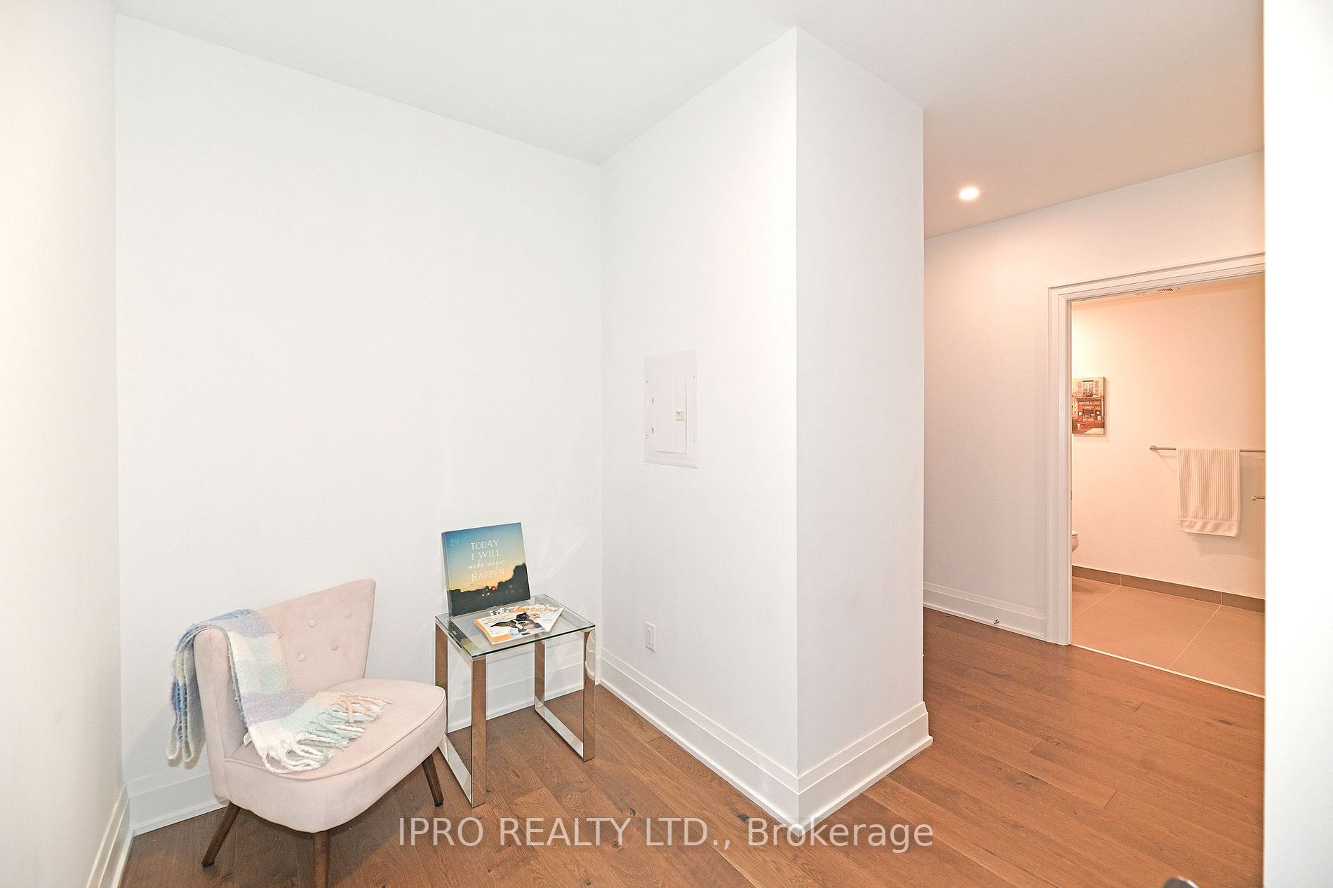 21 Park St E, #710