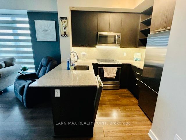 4633 Glen Erin Dr, #203