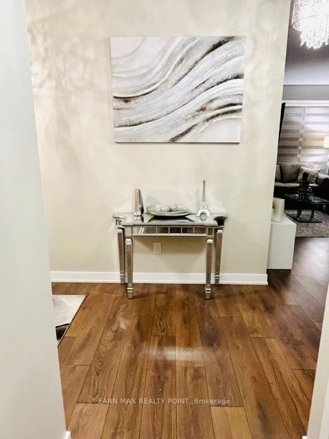 4633 Glen Erin Dr, #203