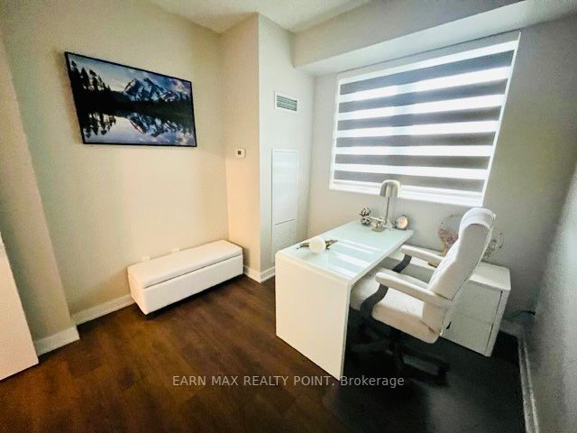 4633 Glen Erin Dr, #203