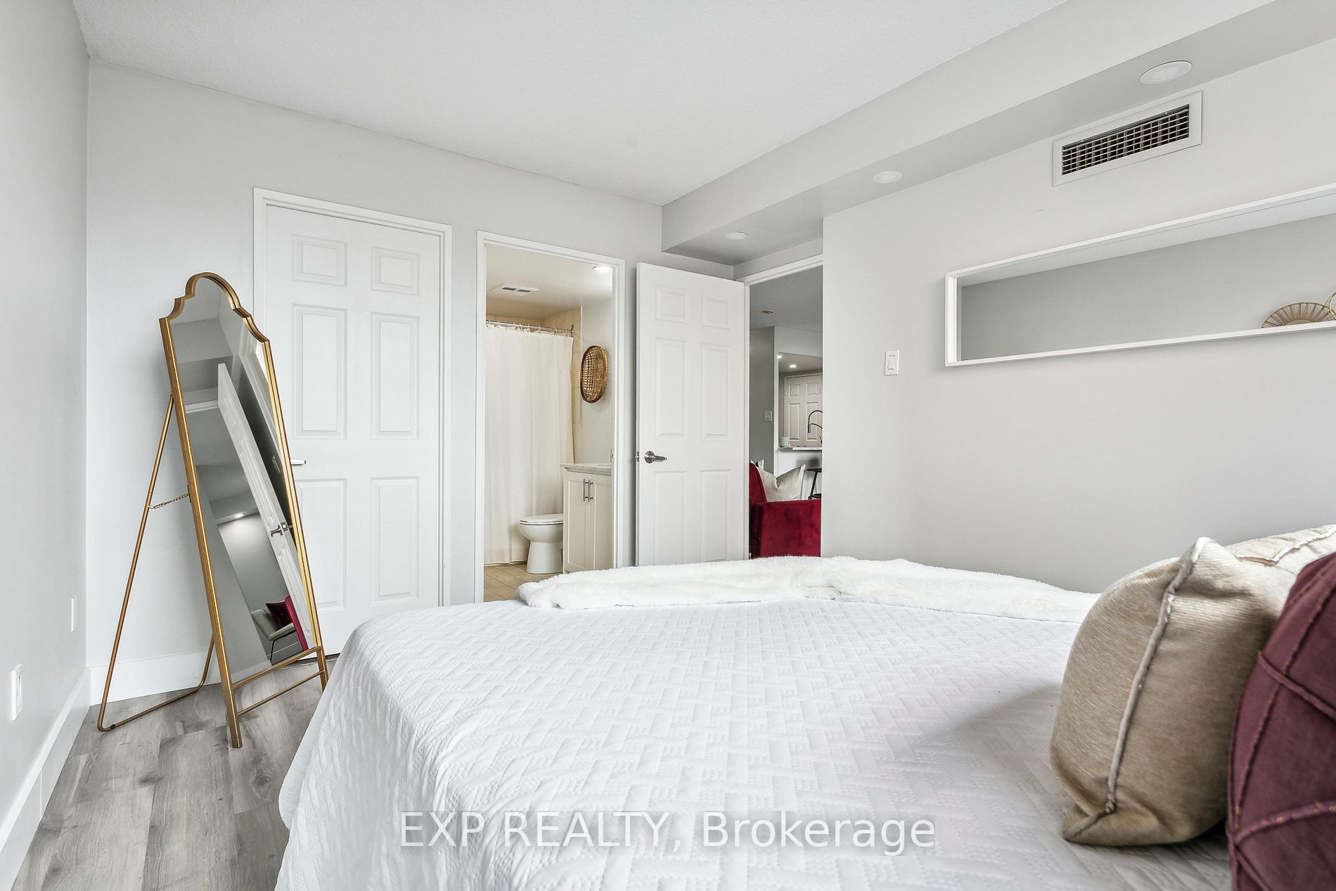 265 Enfield Place, #406