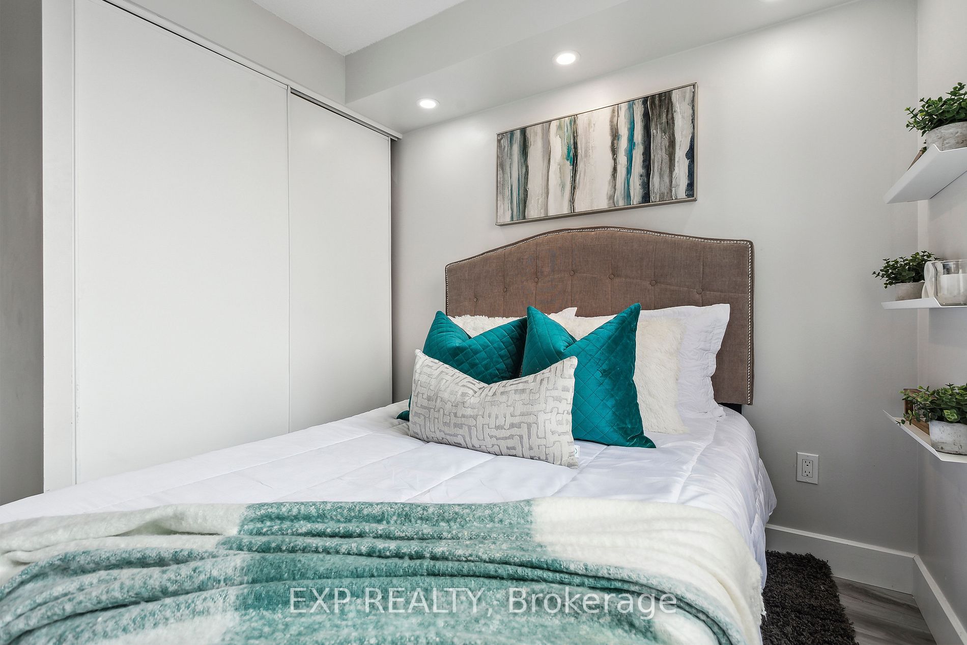 265 Enfield Place, #406
