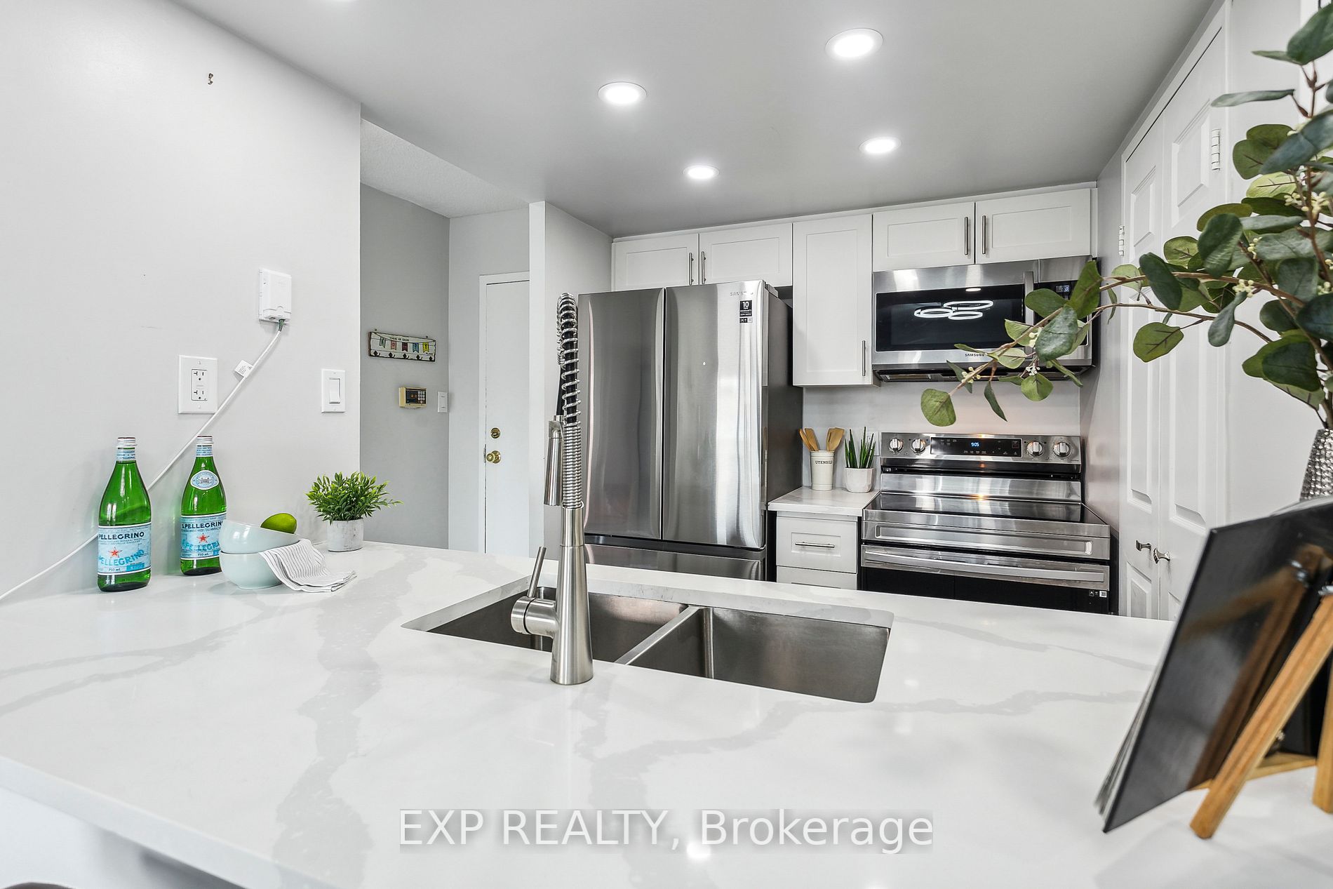 265 Enfield Place, #406