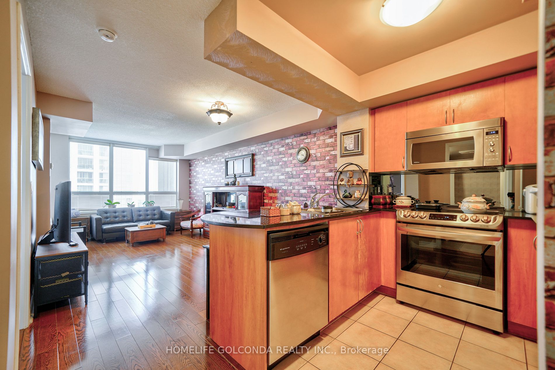 4090 Living Arts Dr, #2101