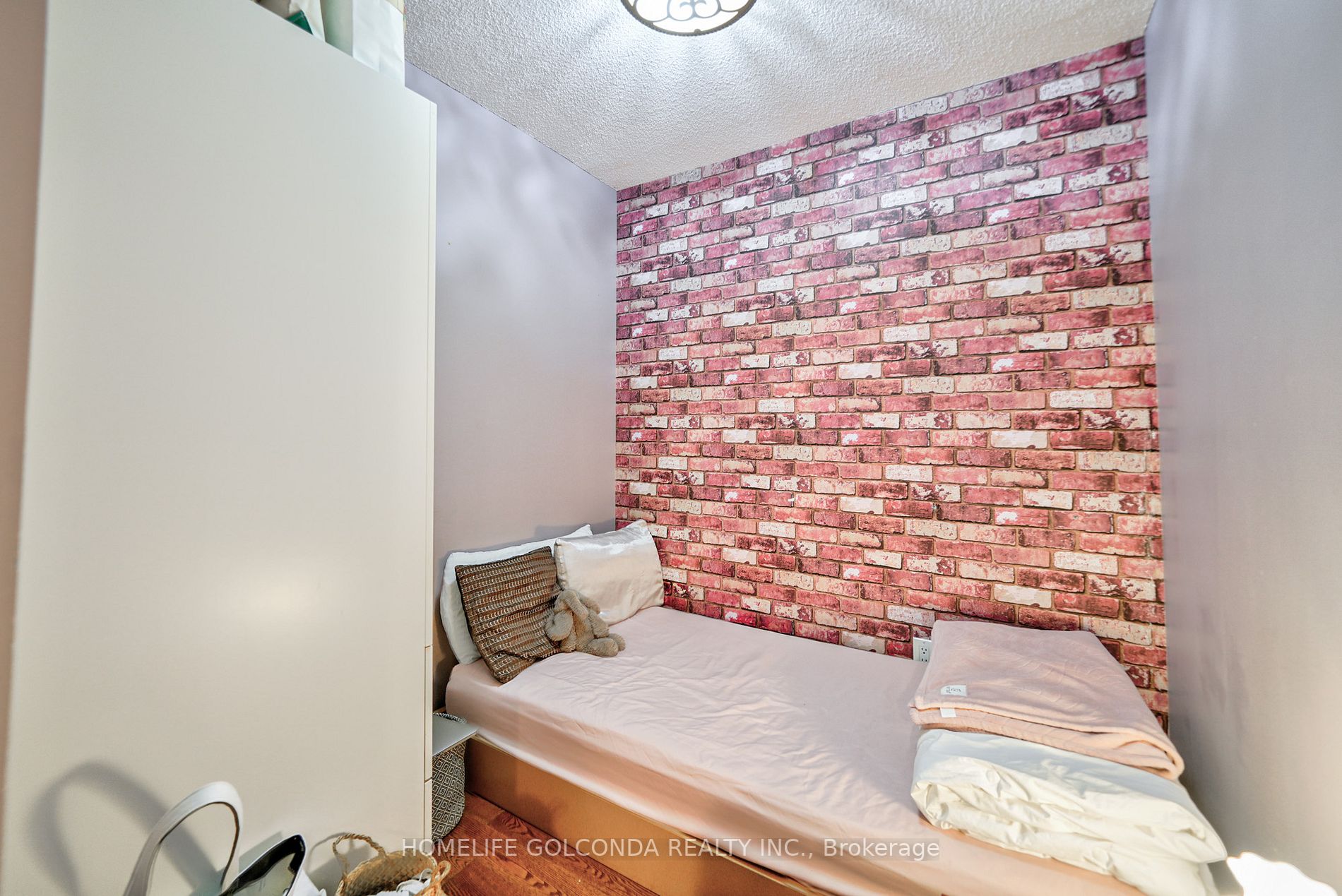 4090 Living Arts Dr, #2101