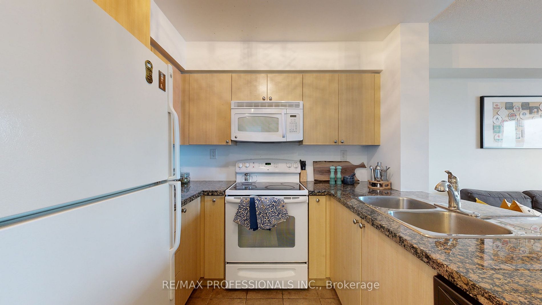 5 Michael Power Pl, #2102