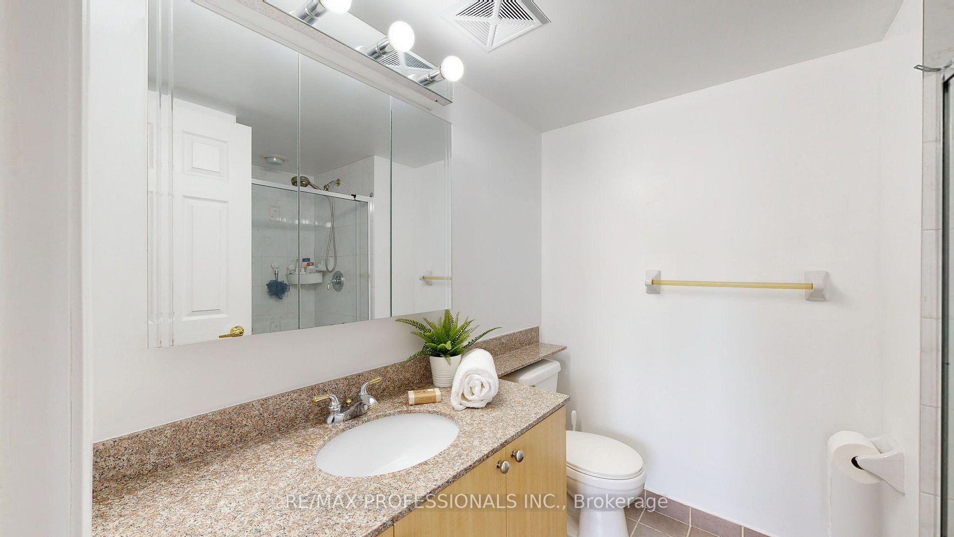 5 Michael Power Pl, #2102