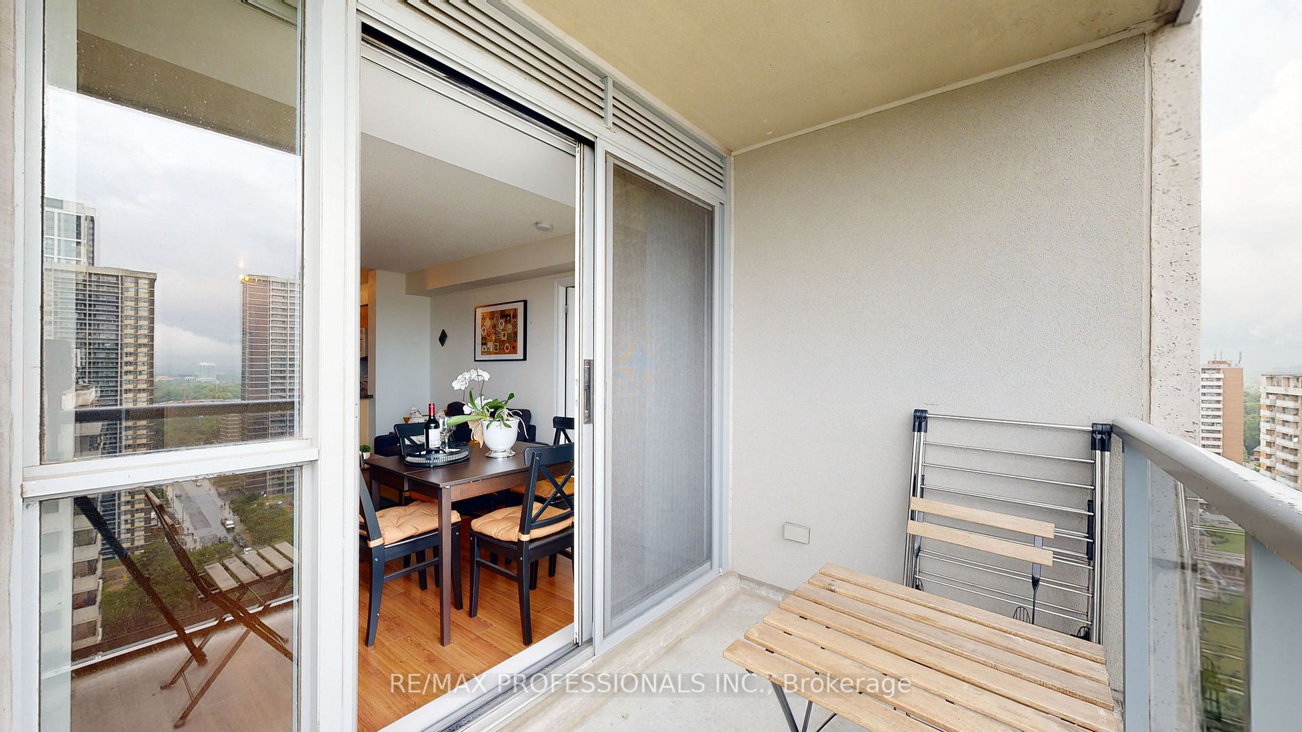 5 Michael Power Pl, #2102