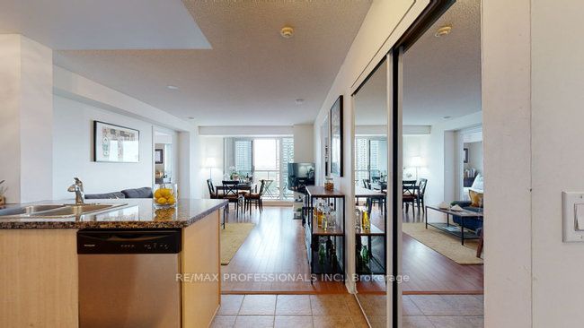5 Michael Power Pl, #2102
