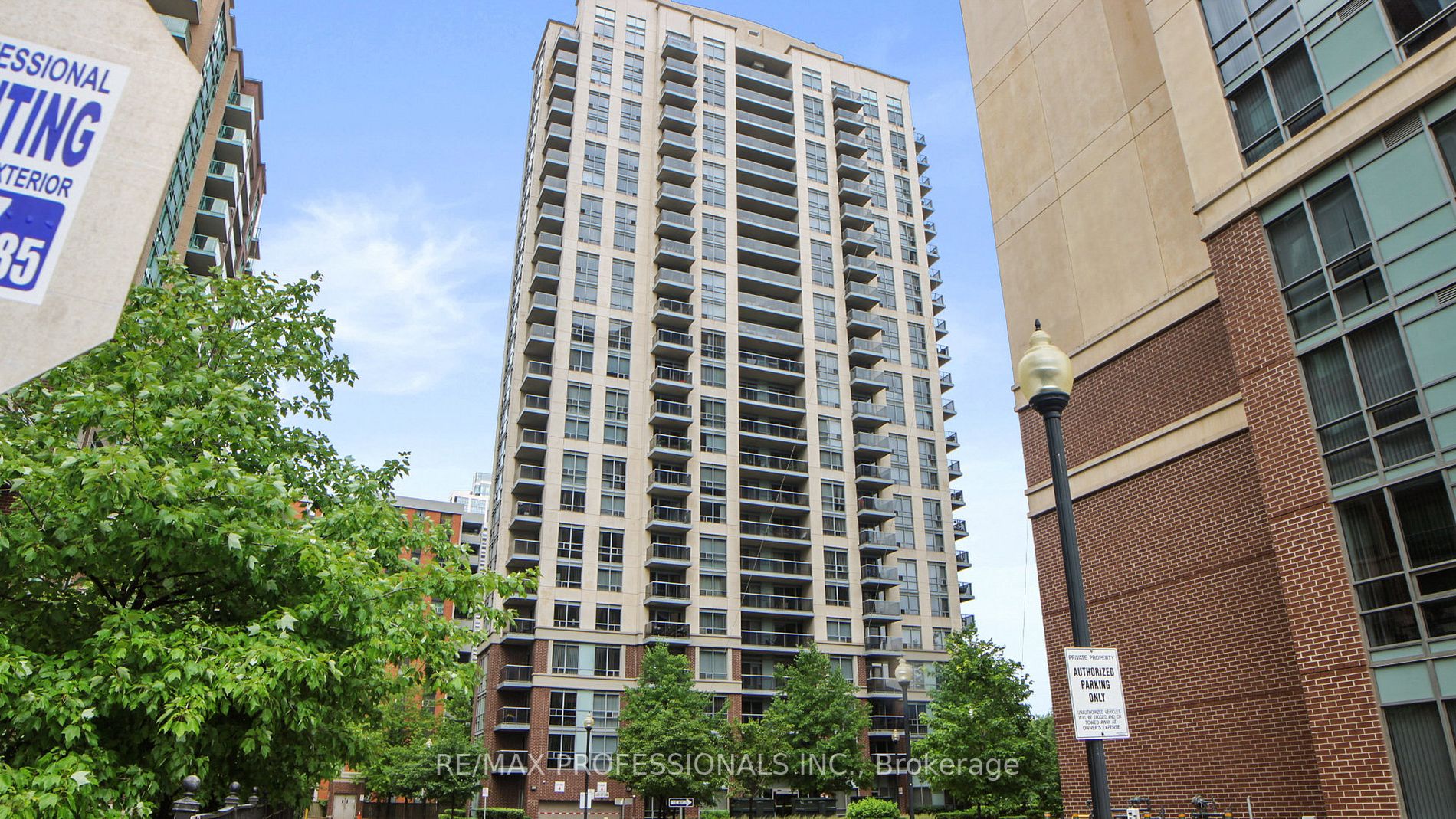 5 Michael Power Pl, #2102
