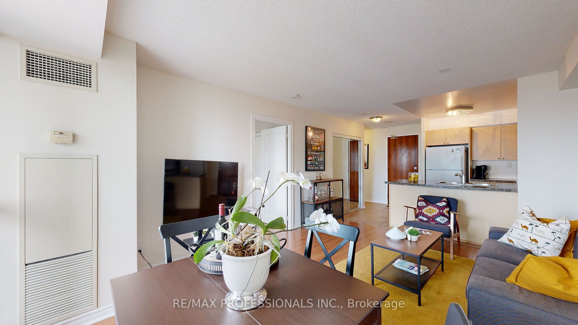 5 Michael Power Pl, #2102