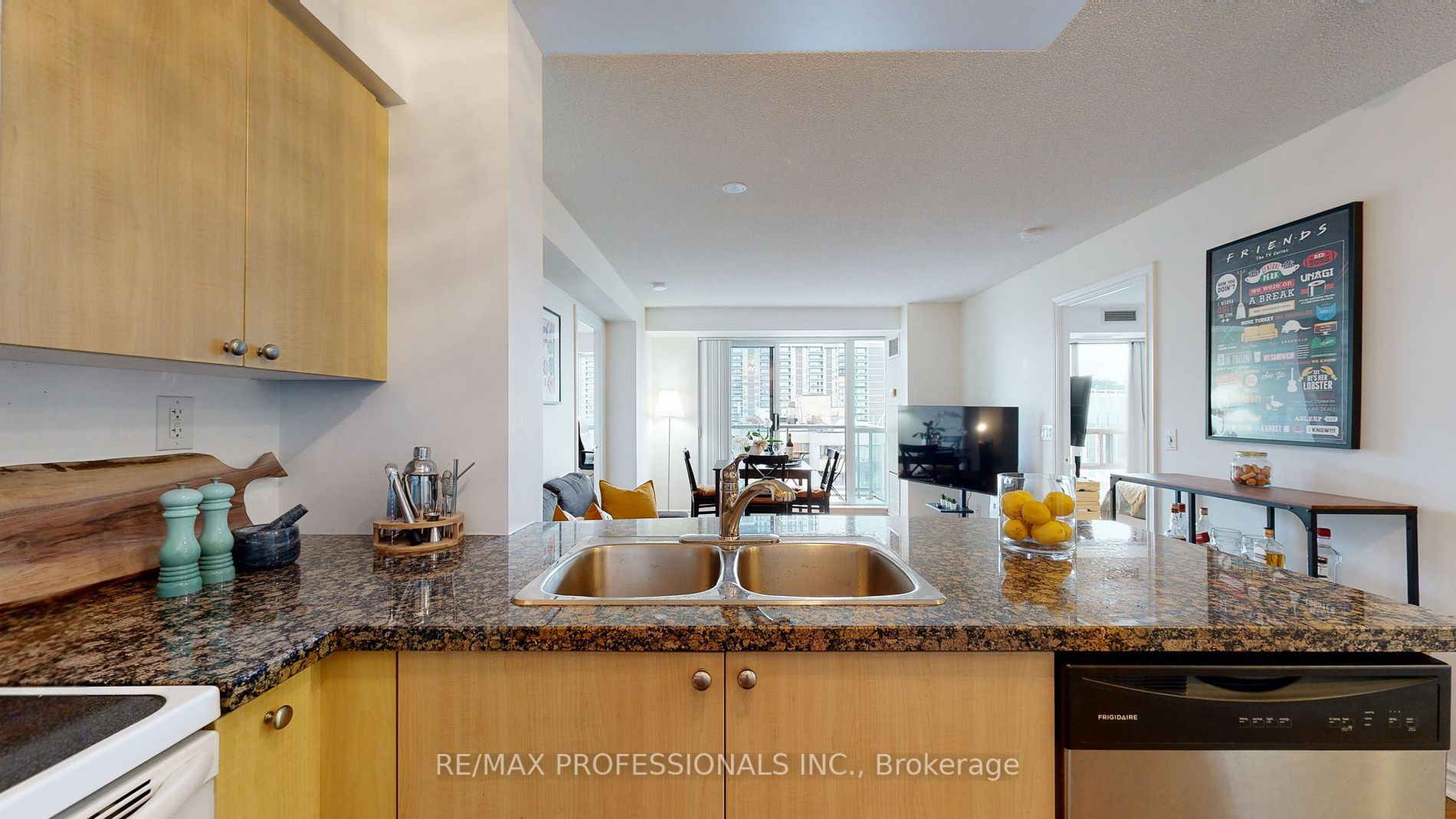 5 Michael Power Pl, #2102