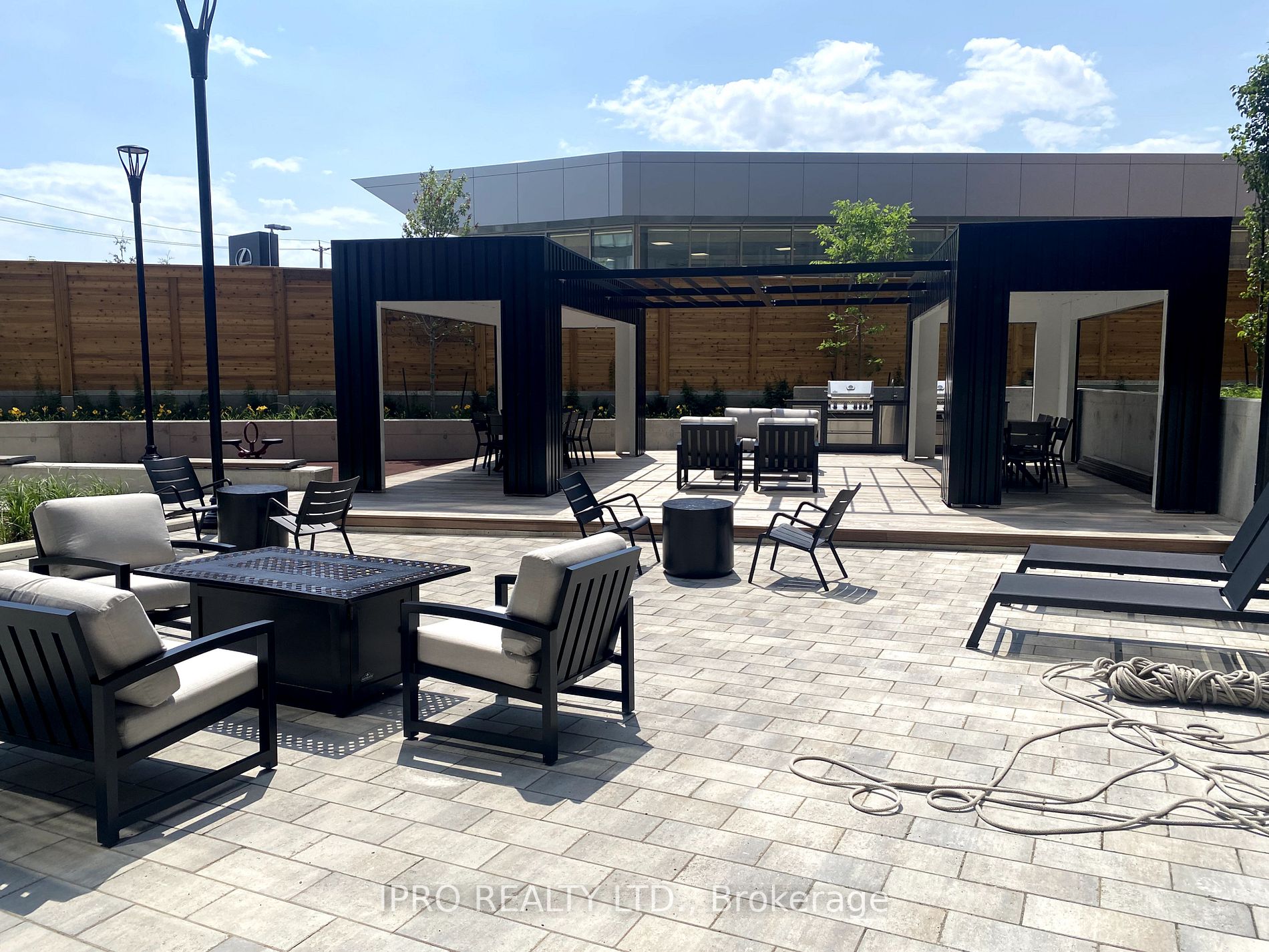 2300 St. Clair Ave W, #915