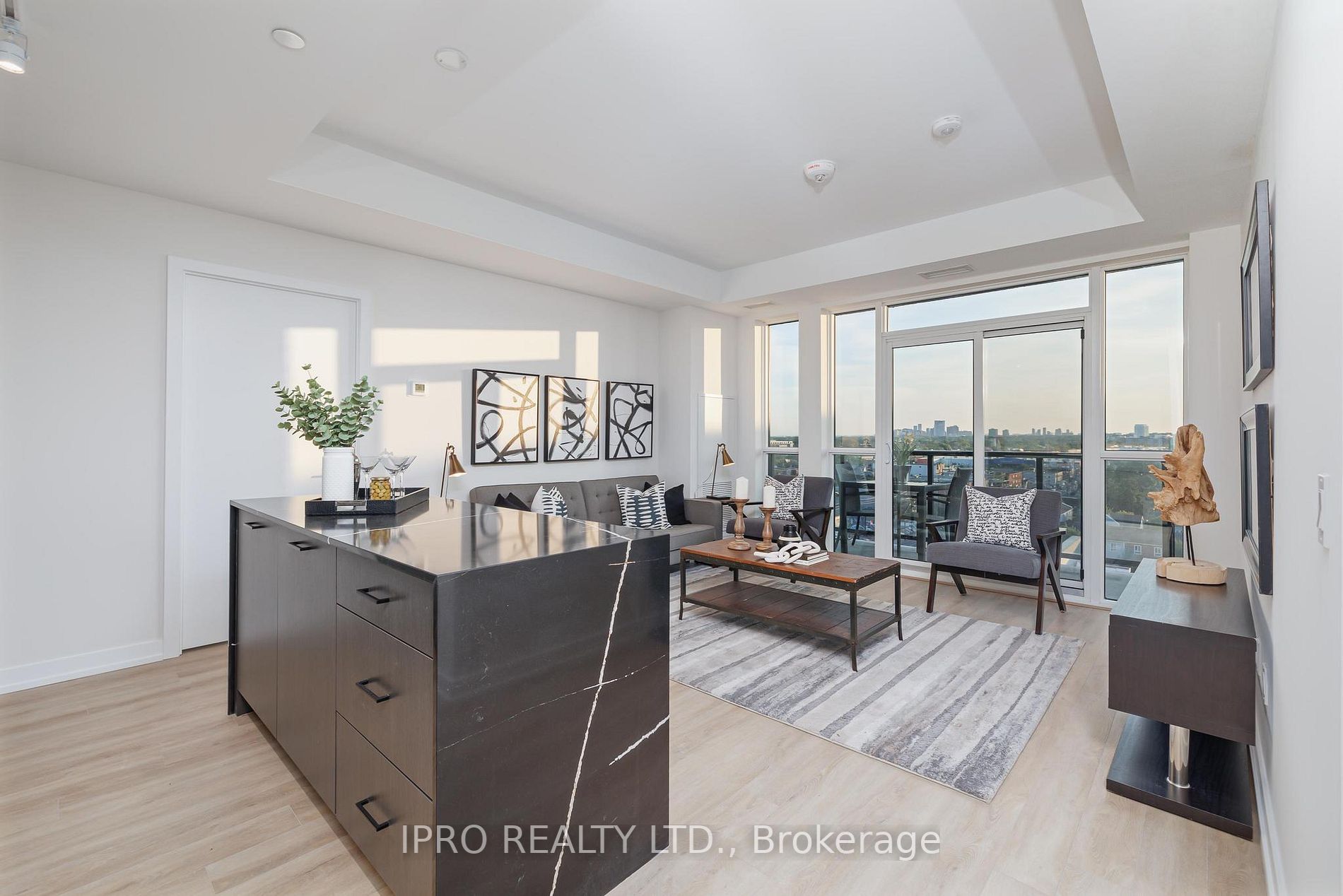 2300 St. Clair Ave W, #915