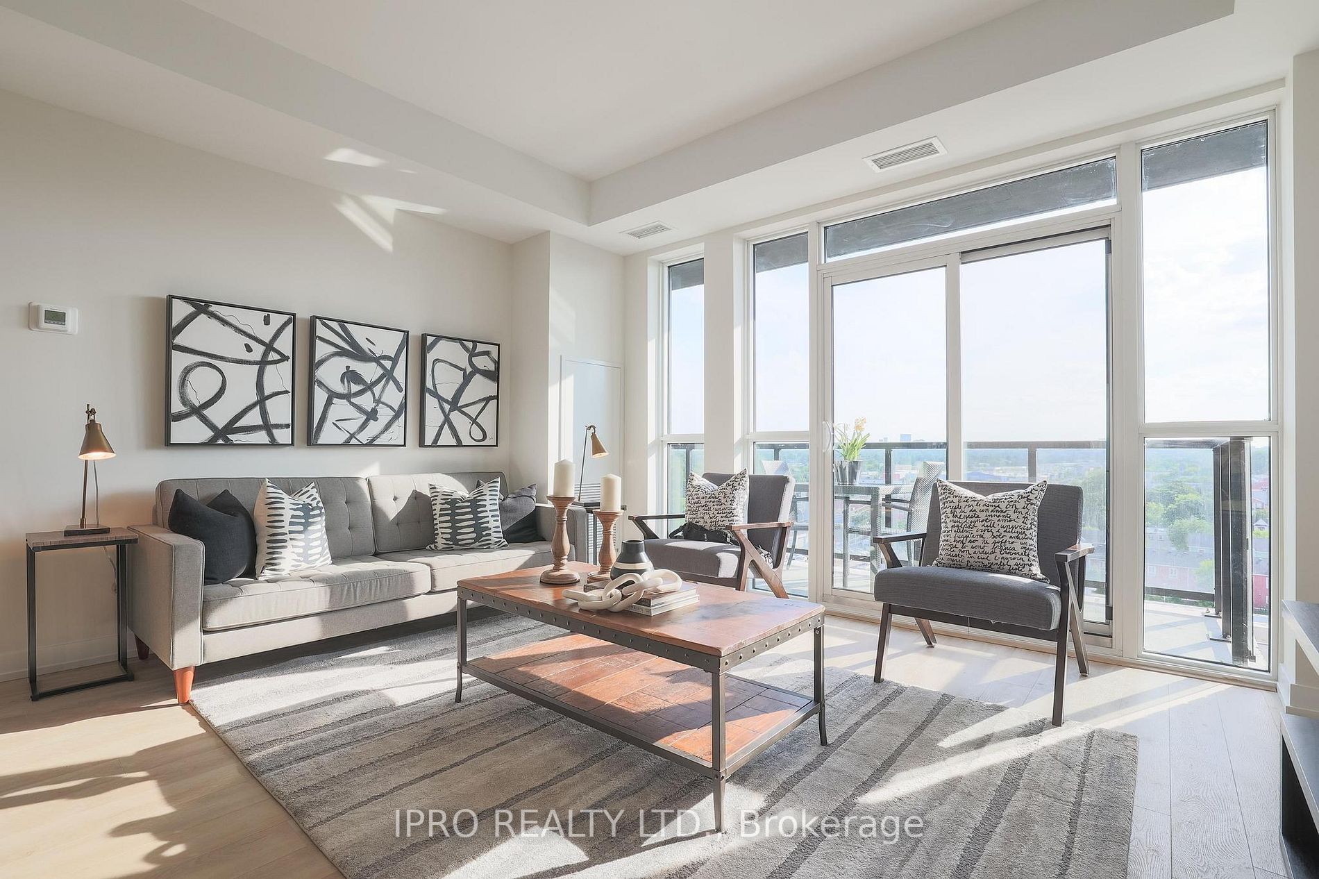 2300 St. Clair Ave W, #915