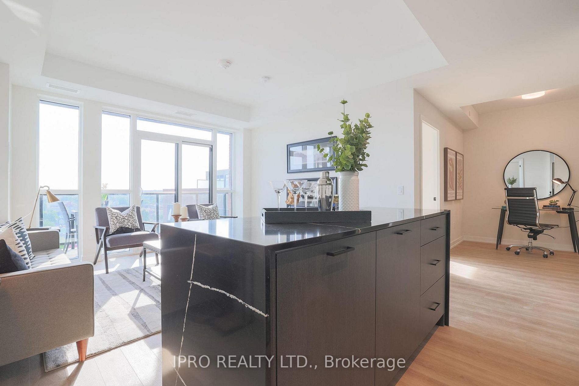 2300 St. Clair Ave W, #915