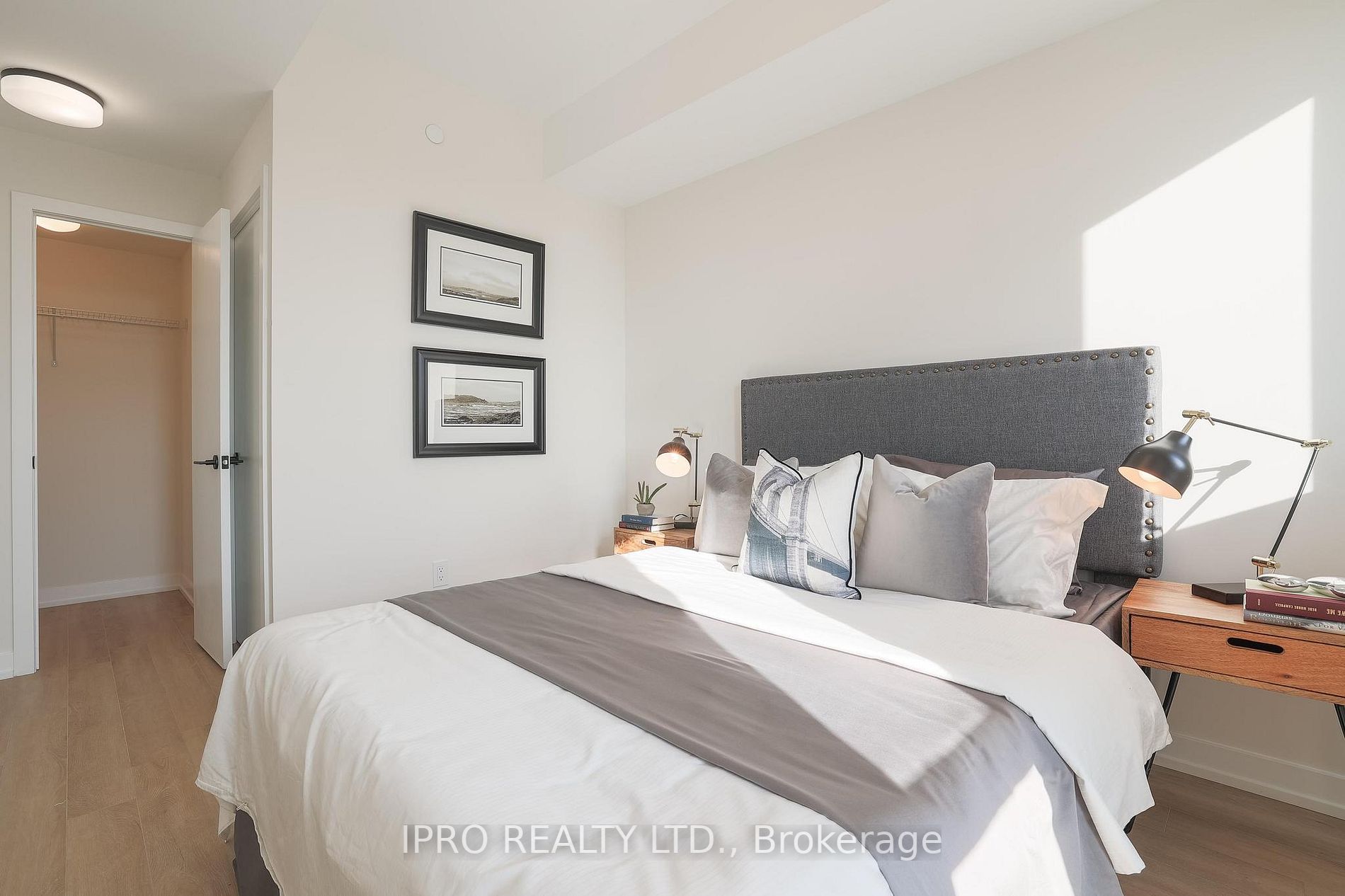 2300 St. Clair Ave W, #915