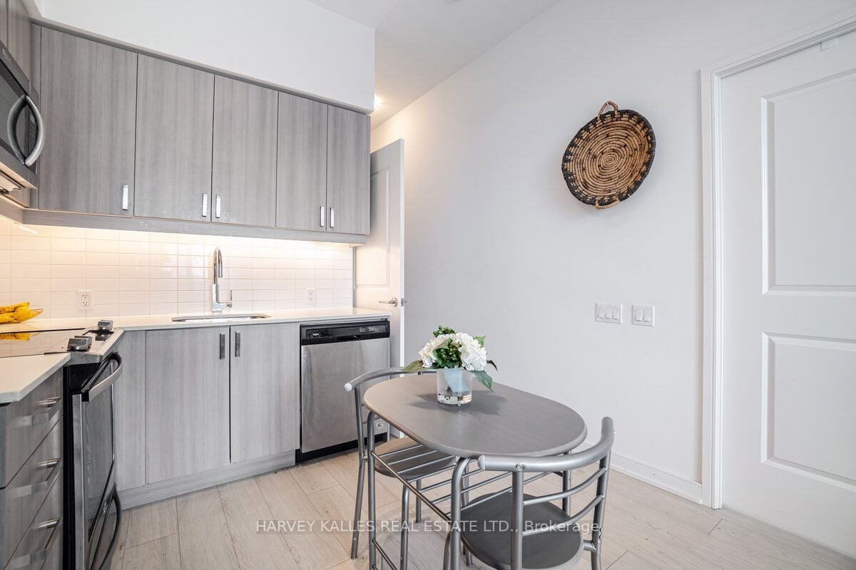 8 Nahani Way, #505