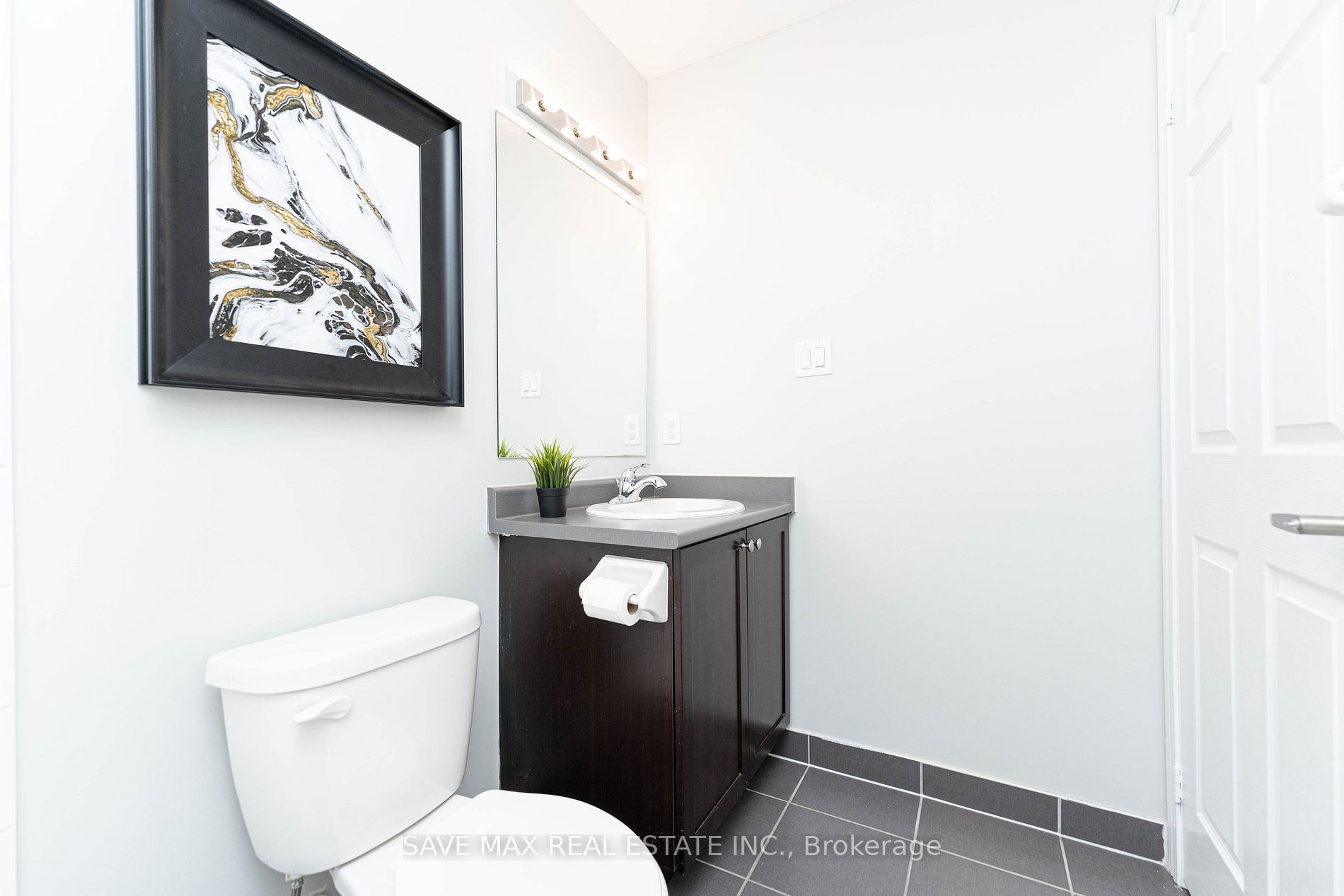 54 Sky Harbour Dr E, #404
