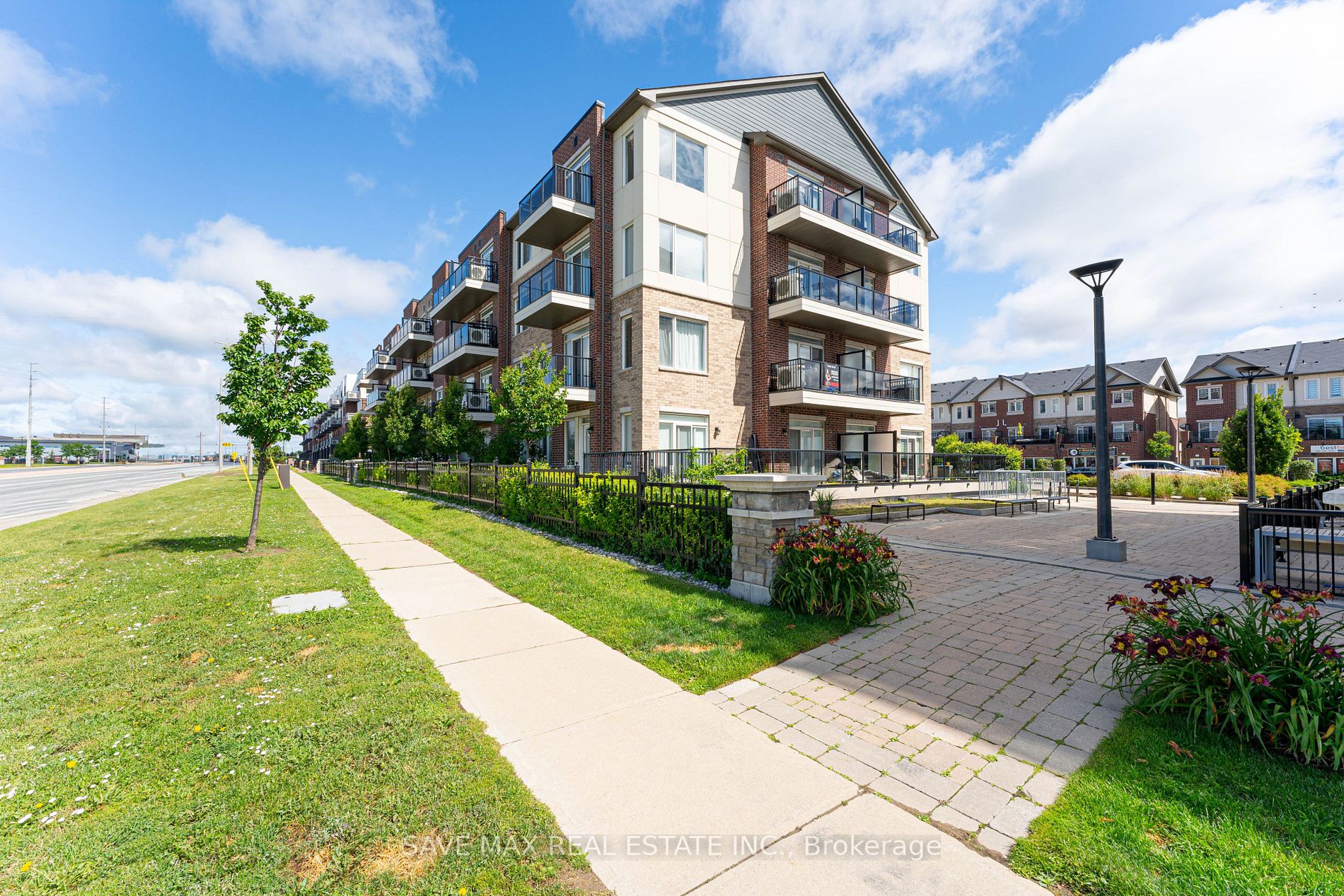 54 Sky Harbour Dr E, #404