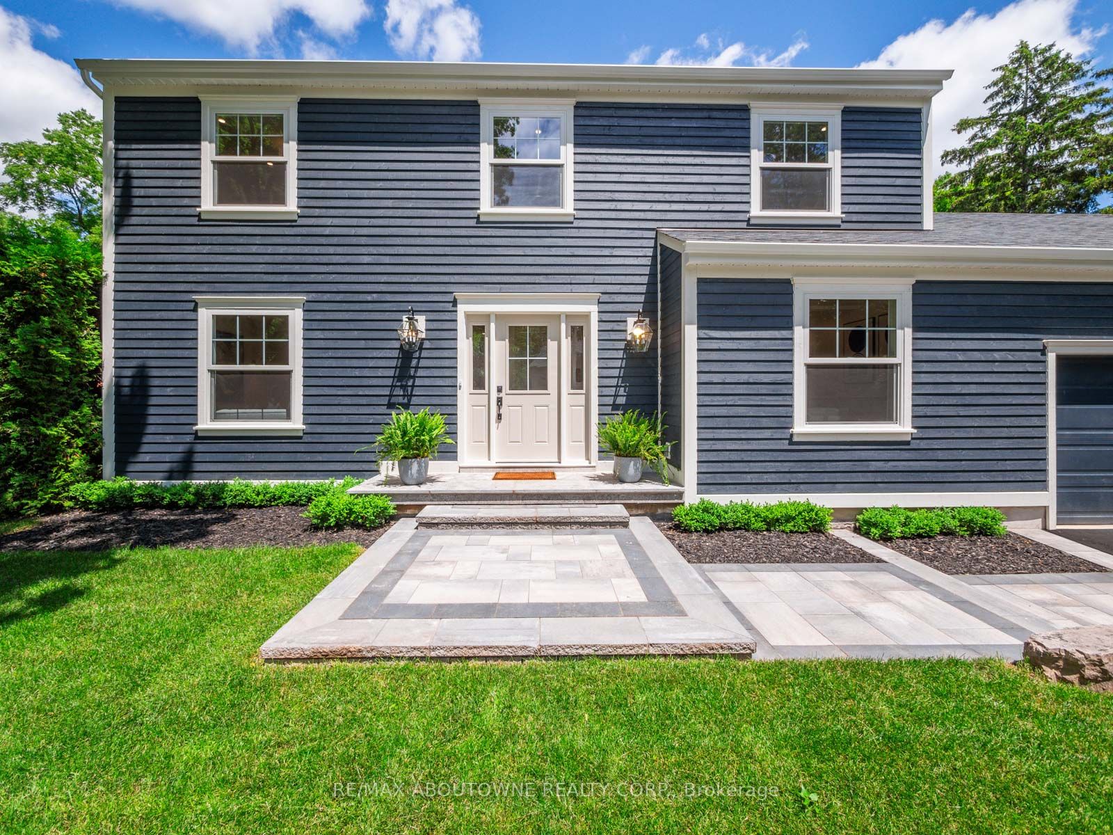 33 Harbourside Crt