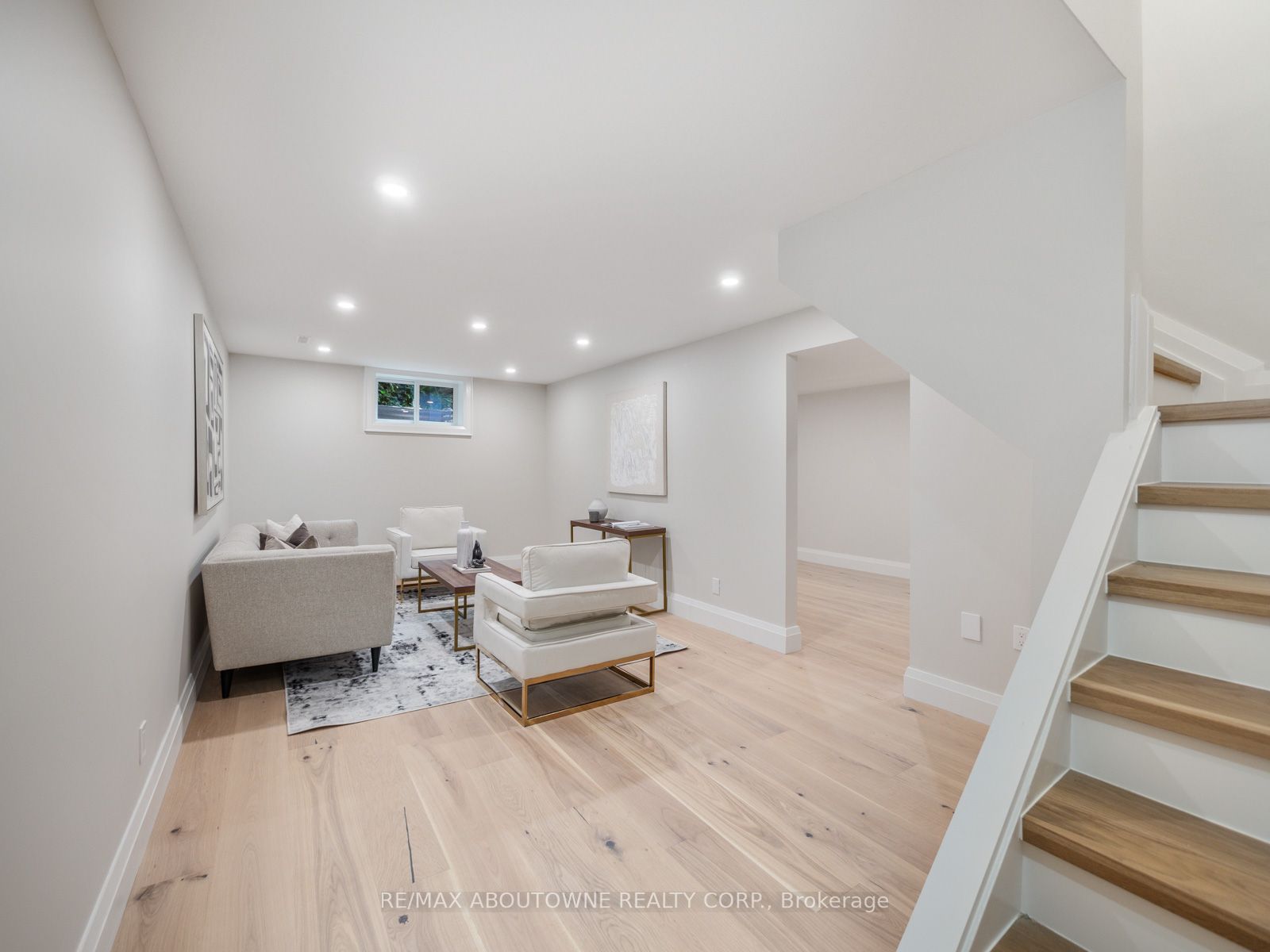 33 Harbourside Crt