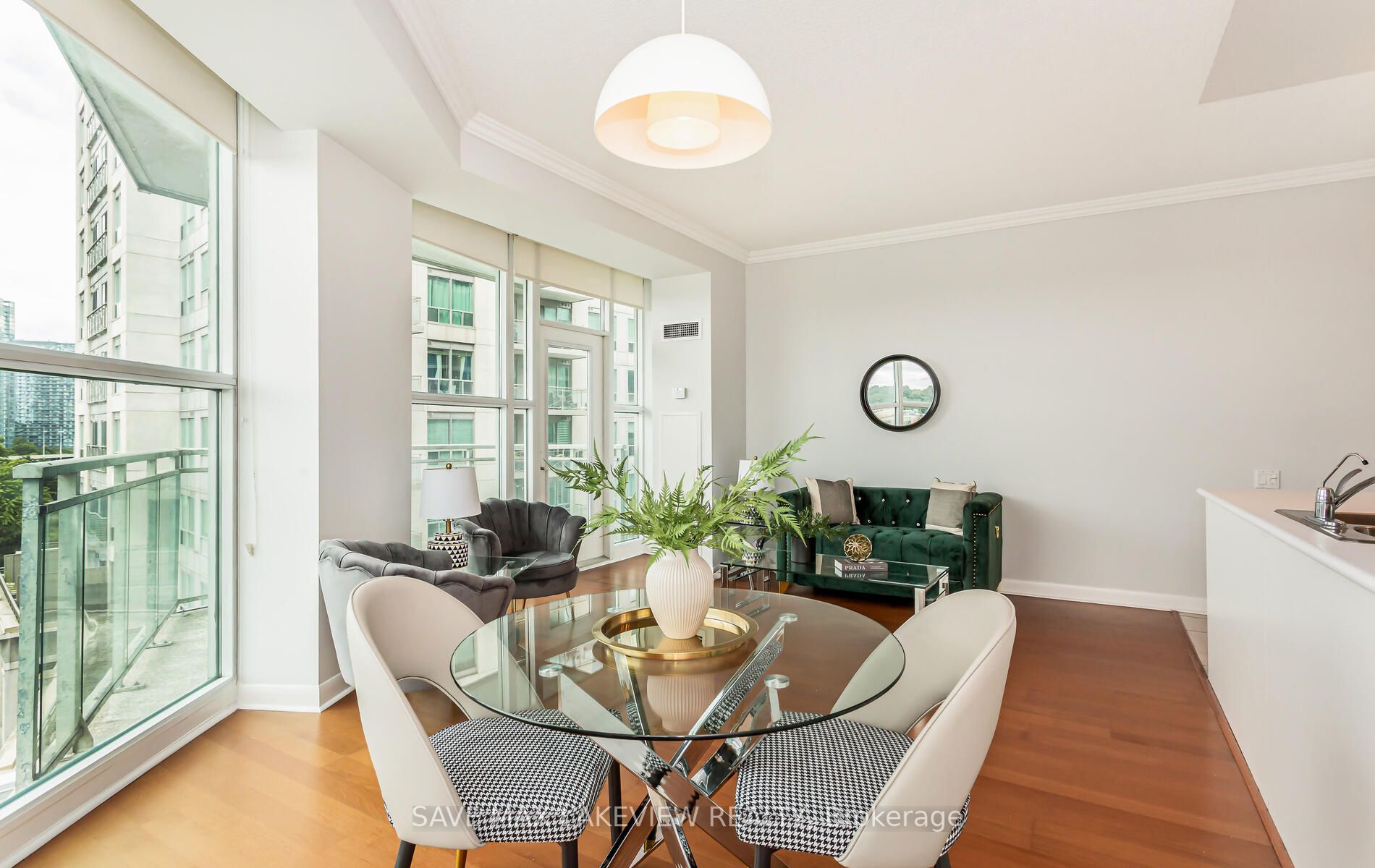 2067 Lake Shore Blvd W, #601
