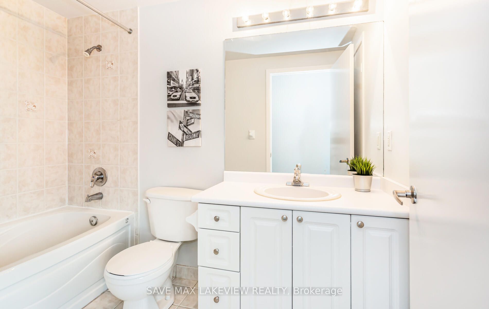 2067 Lake Shore Blvd W, #601