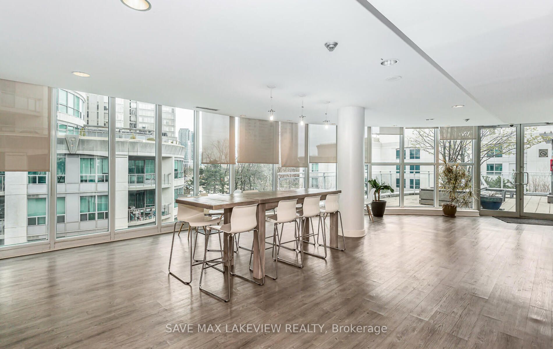 2067 Lake Shore Blvd W, #601