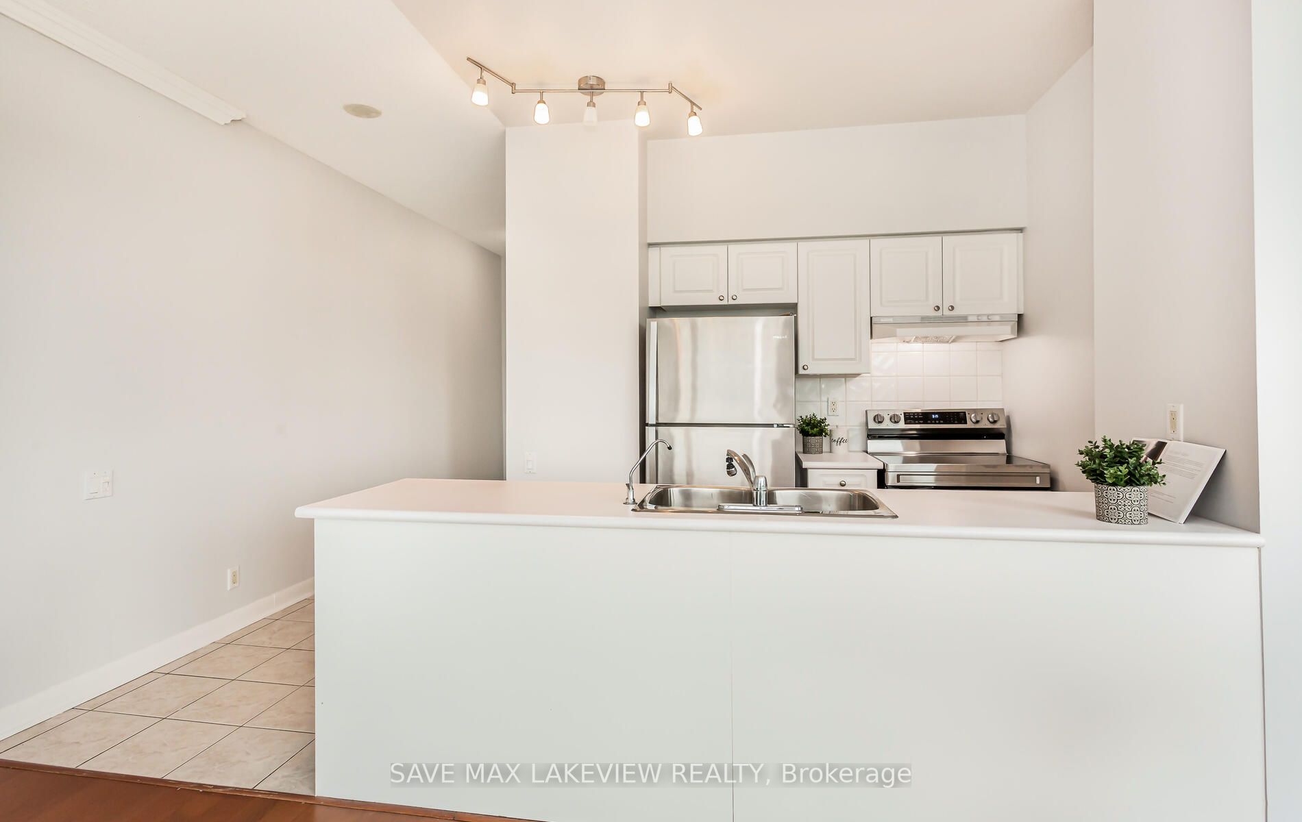2067 Lake Shore Blvd W, #601