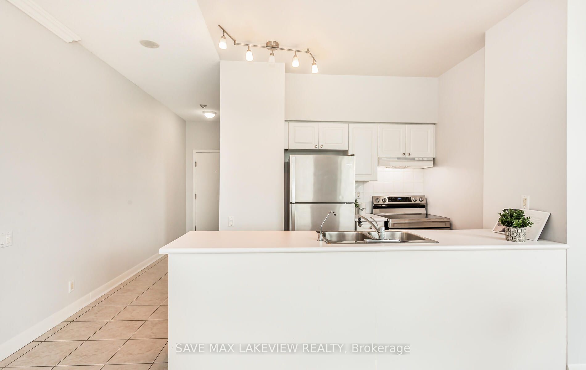2067 Lake Shore Blvd W, #601