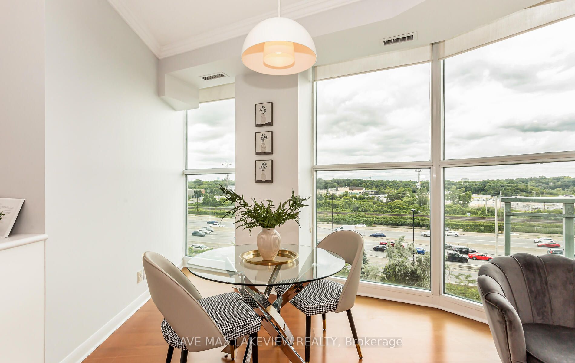 2067 Lake Shore Blvd W, #601