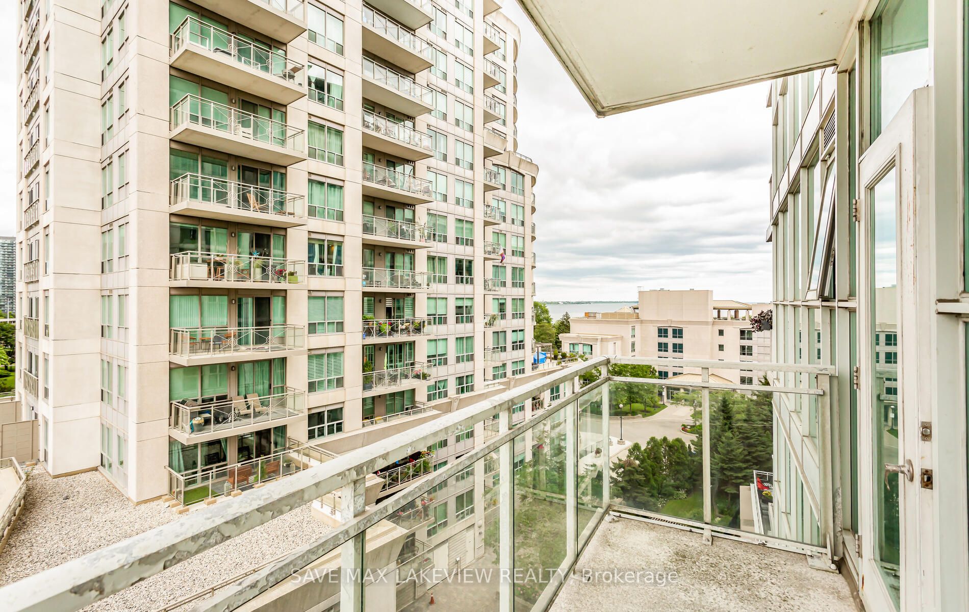 2067 Lake Shore Blvd W, #601