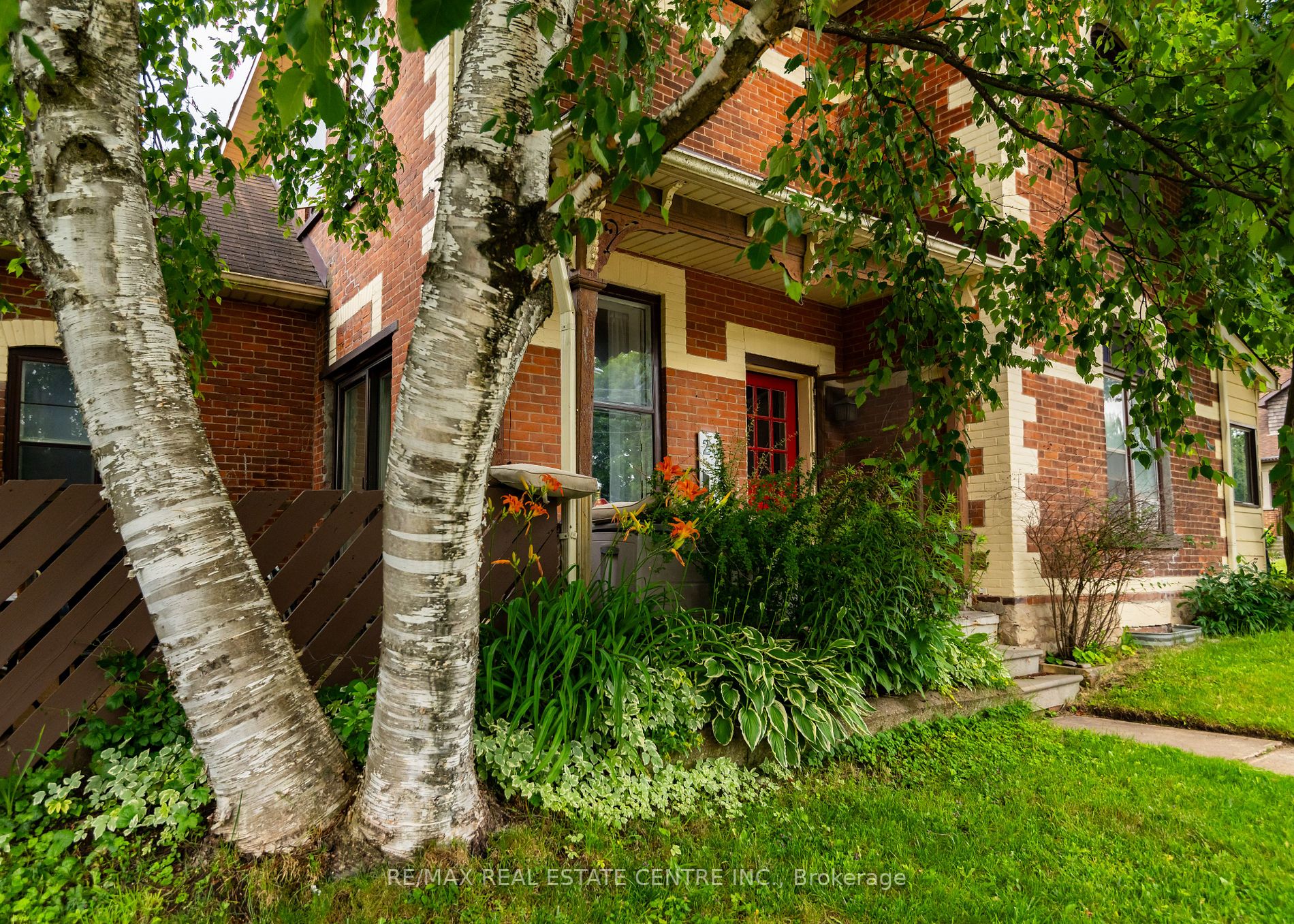 27 John St