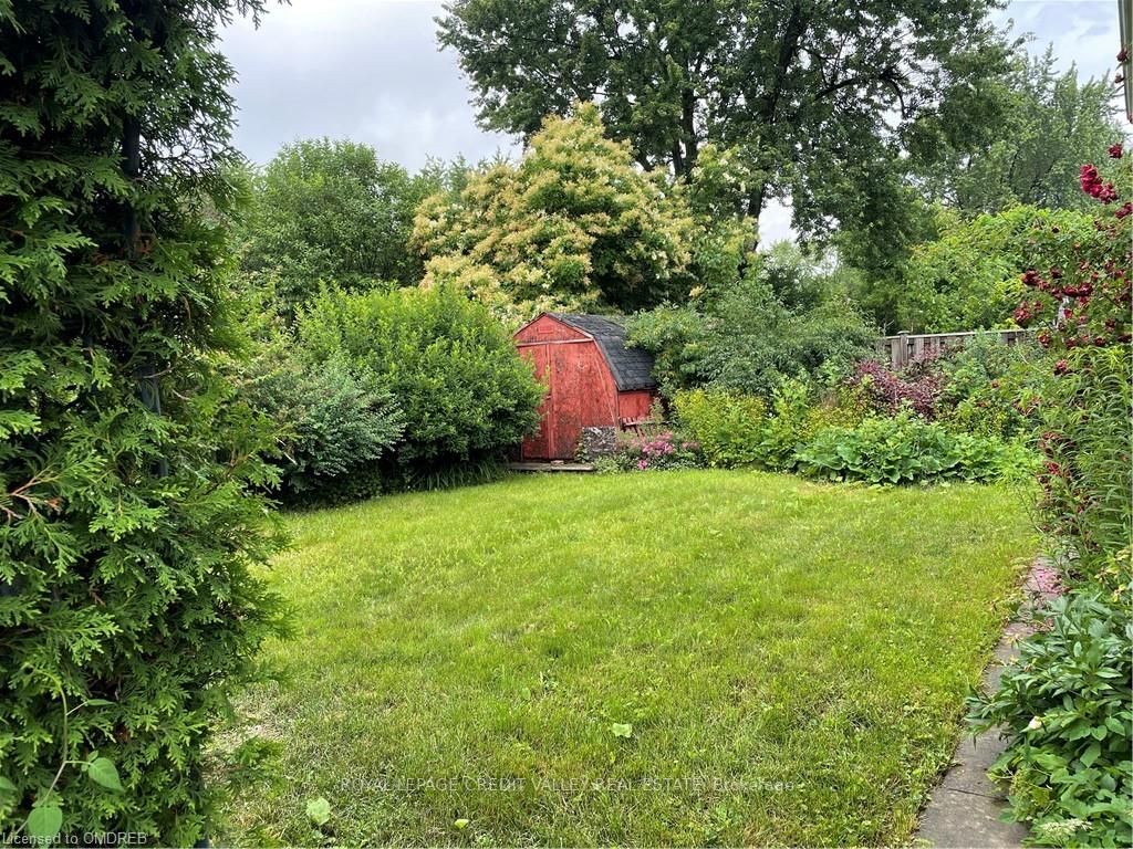 33 Roberts Cres